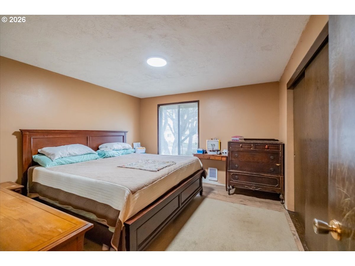 1360 Sunset Ln Property Photo 11