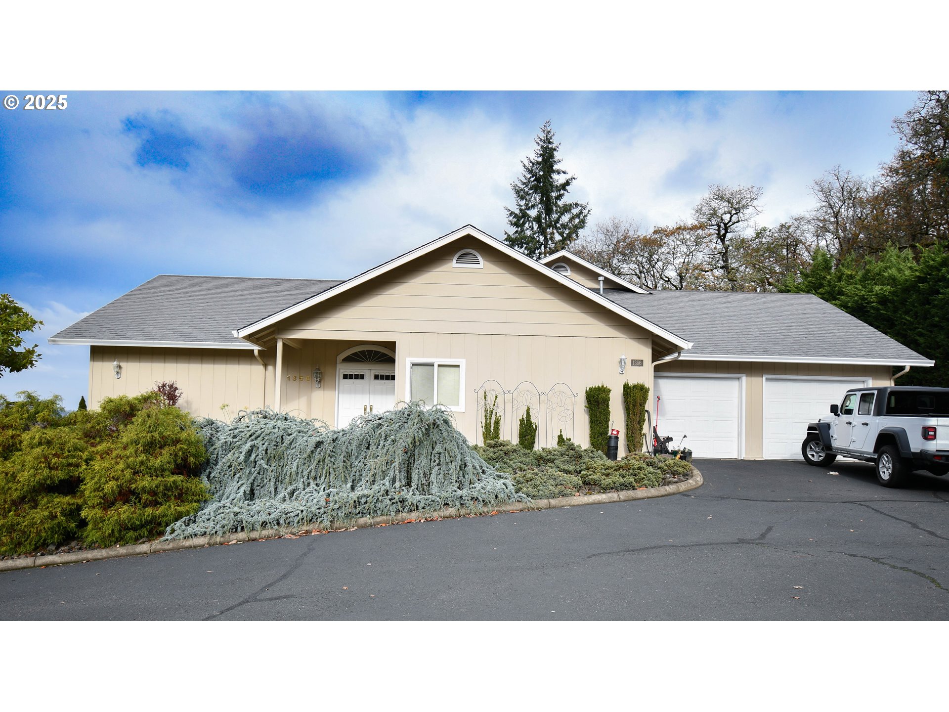 1356 Se Laurel Ct Property Photo 1