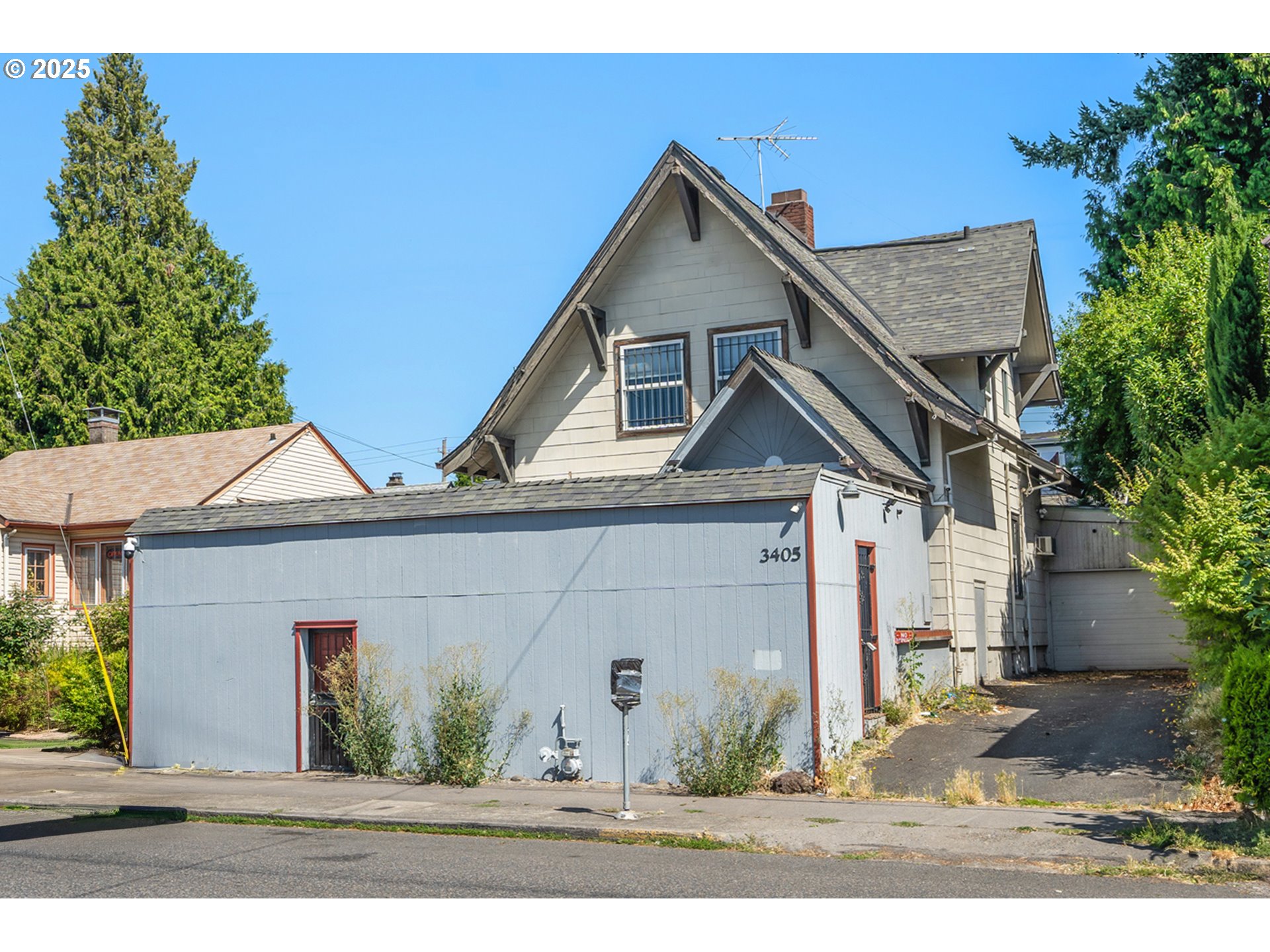 3403 Ne Broadway St Property Photo 1
