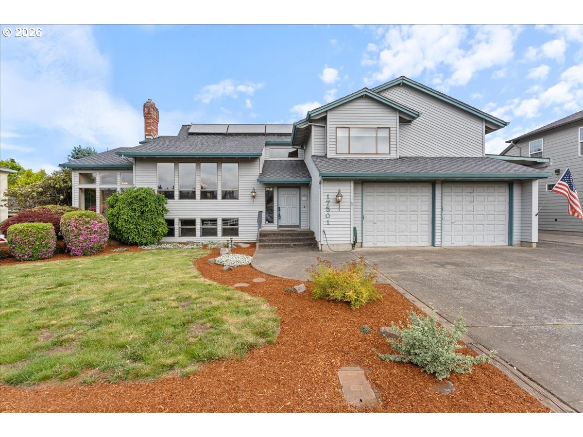 17501 Ne Clackamas St Property Photo 1