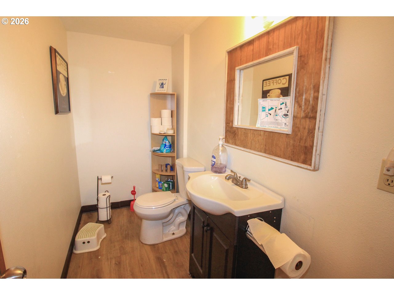 276 E Main St Property Photo 18