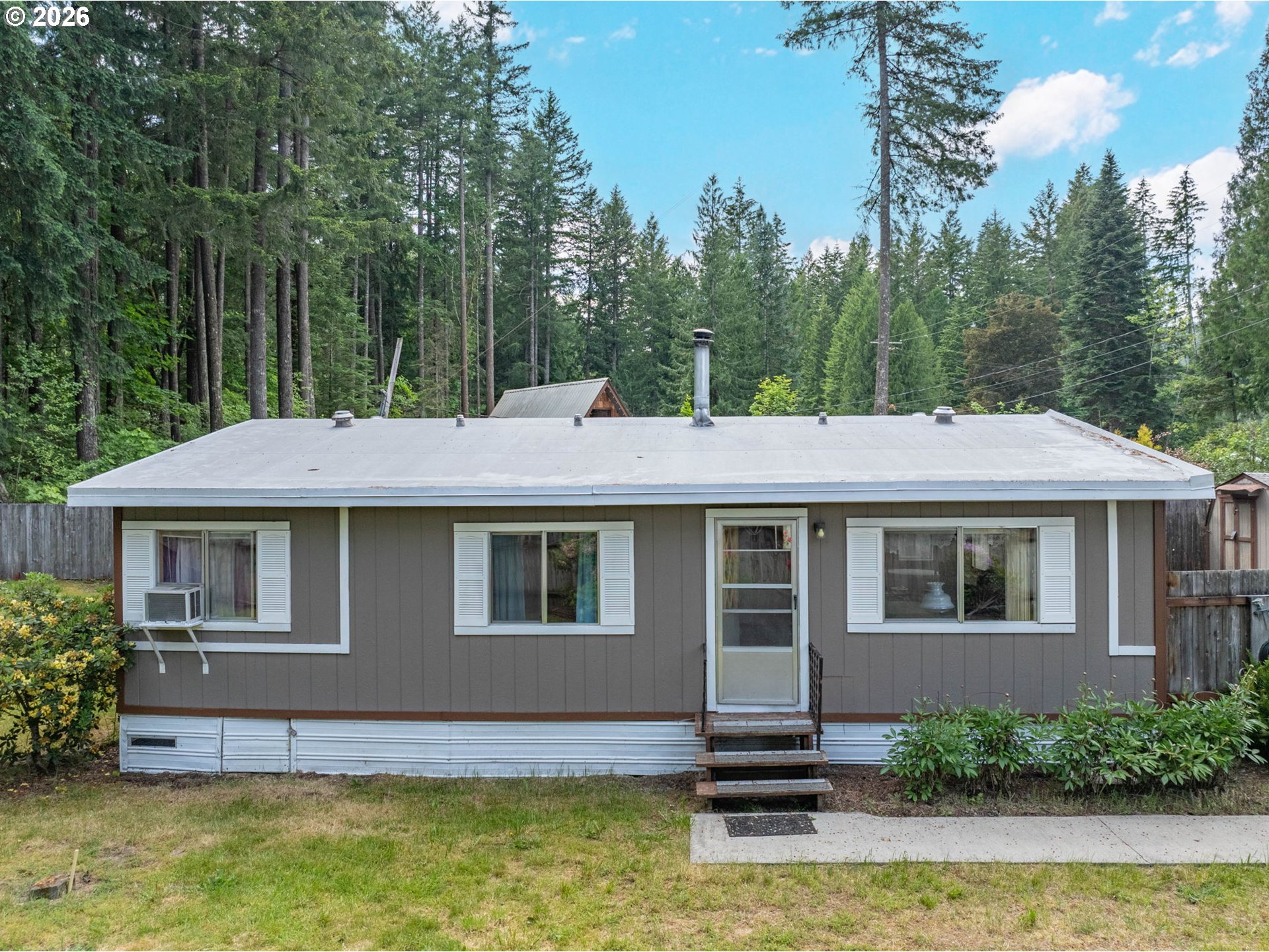 105 Mount Rainier Dr Property Photo 2