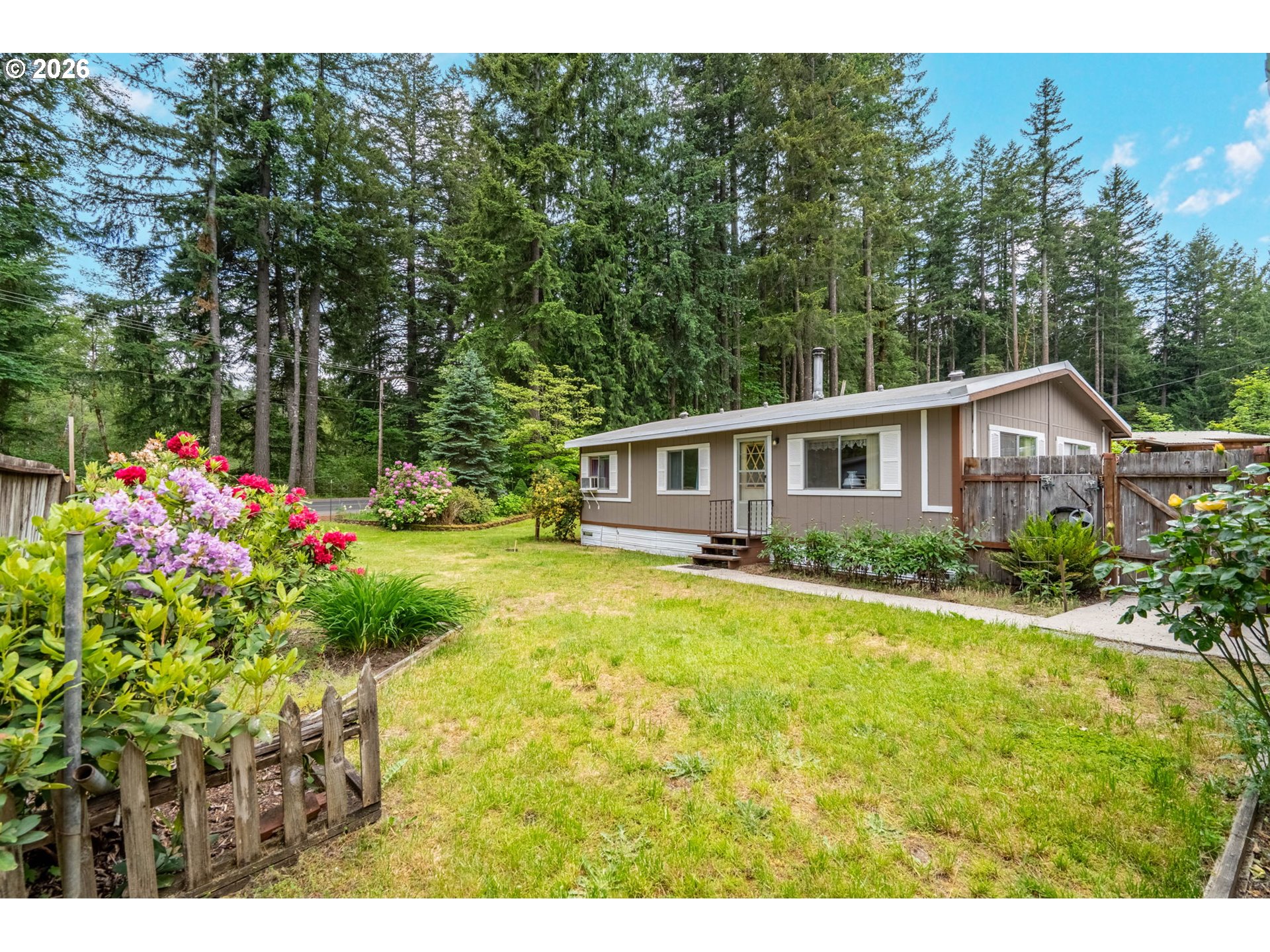 105 Mount Rainier Dr Property Photo 4