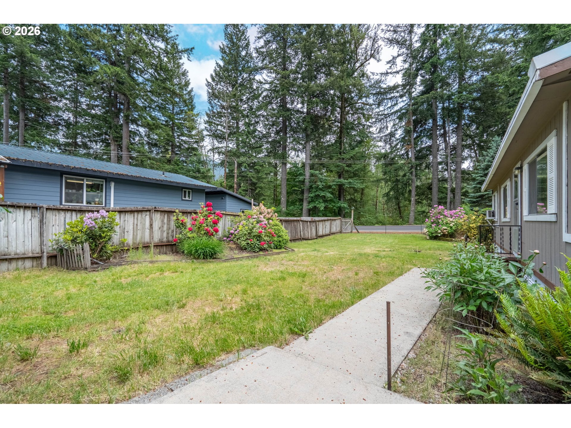 105 Mount Rainier Dr Property Photo 13