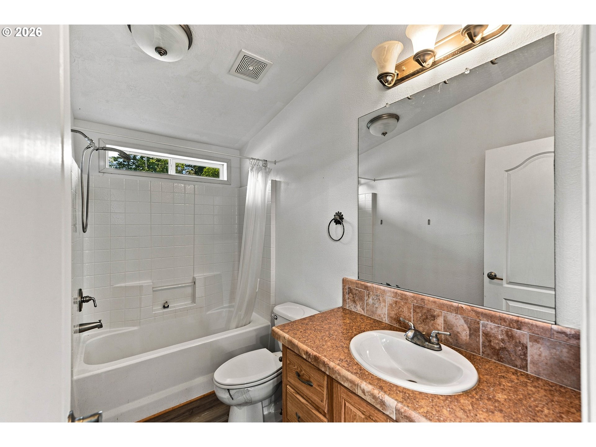 64608 E Bay Rd Property Photo 21