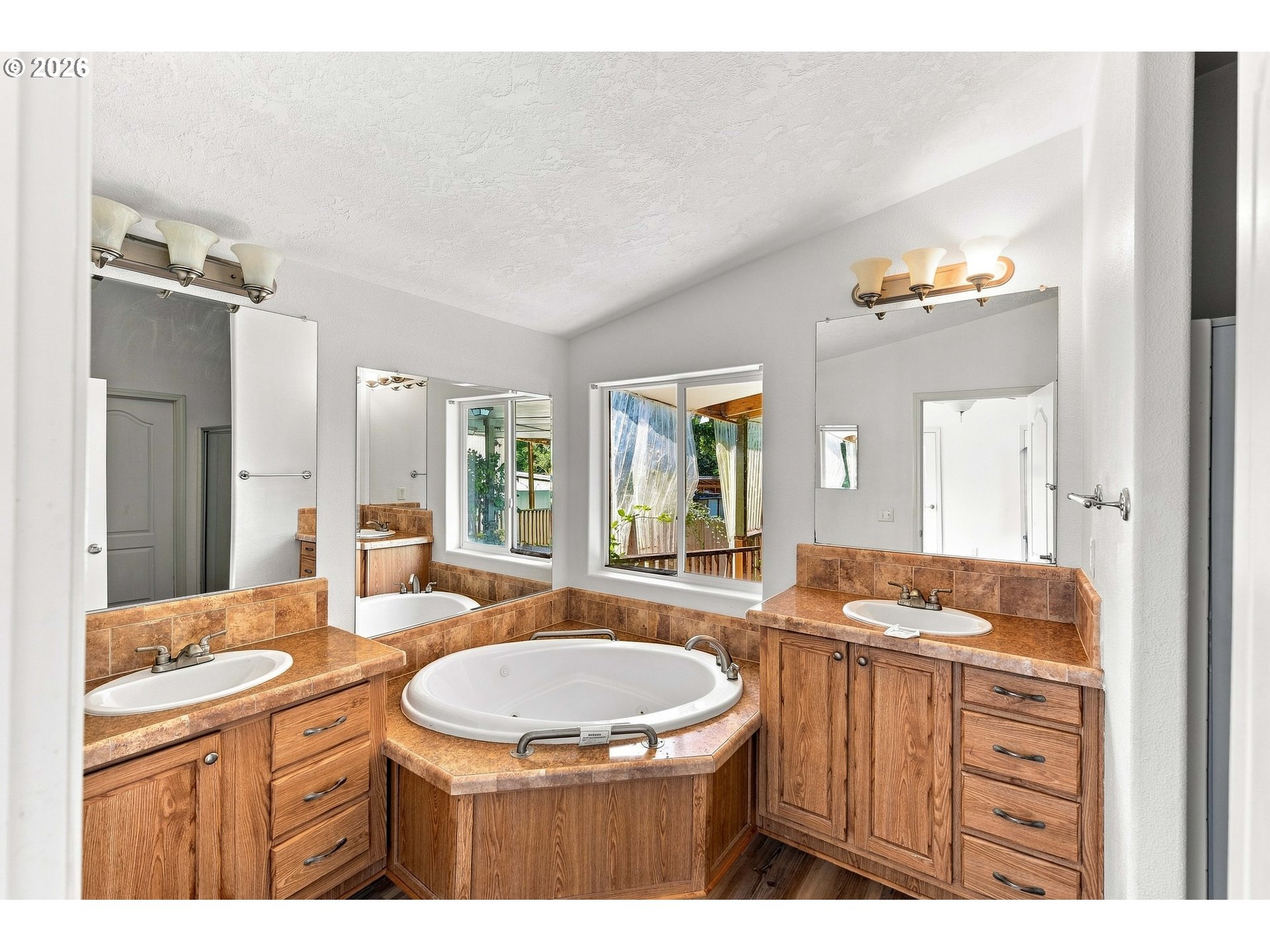 64608 E Bay Rd Property Photo 30