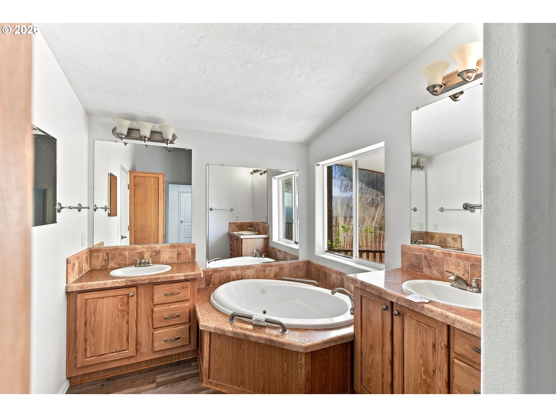 64608 E Bay Rd Property Photo 31