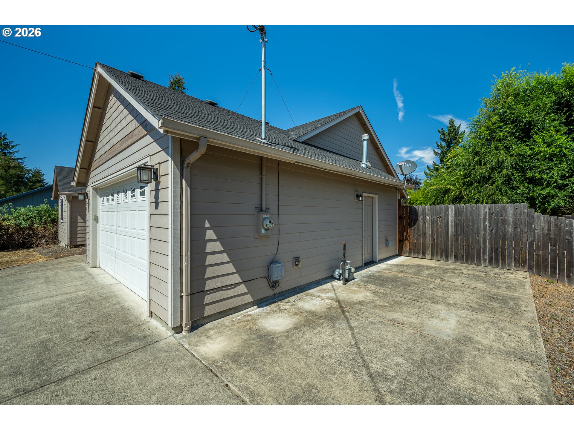 2306 Harding St Property Photo 2