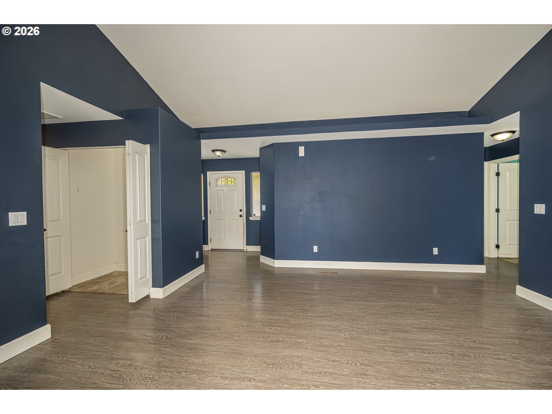 2306 Harding St Property Photo 4