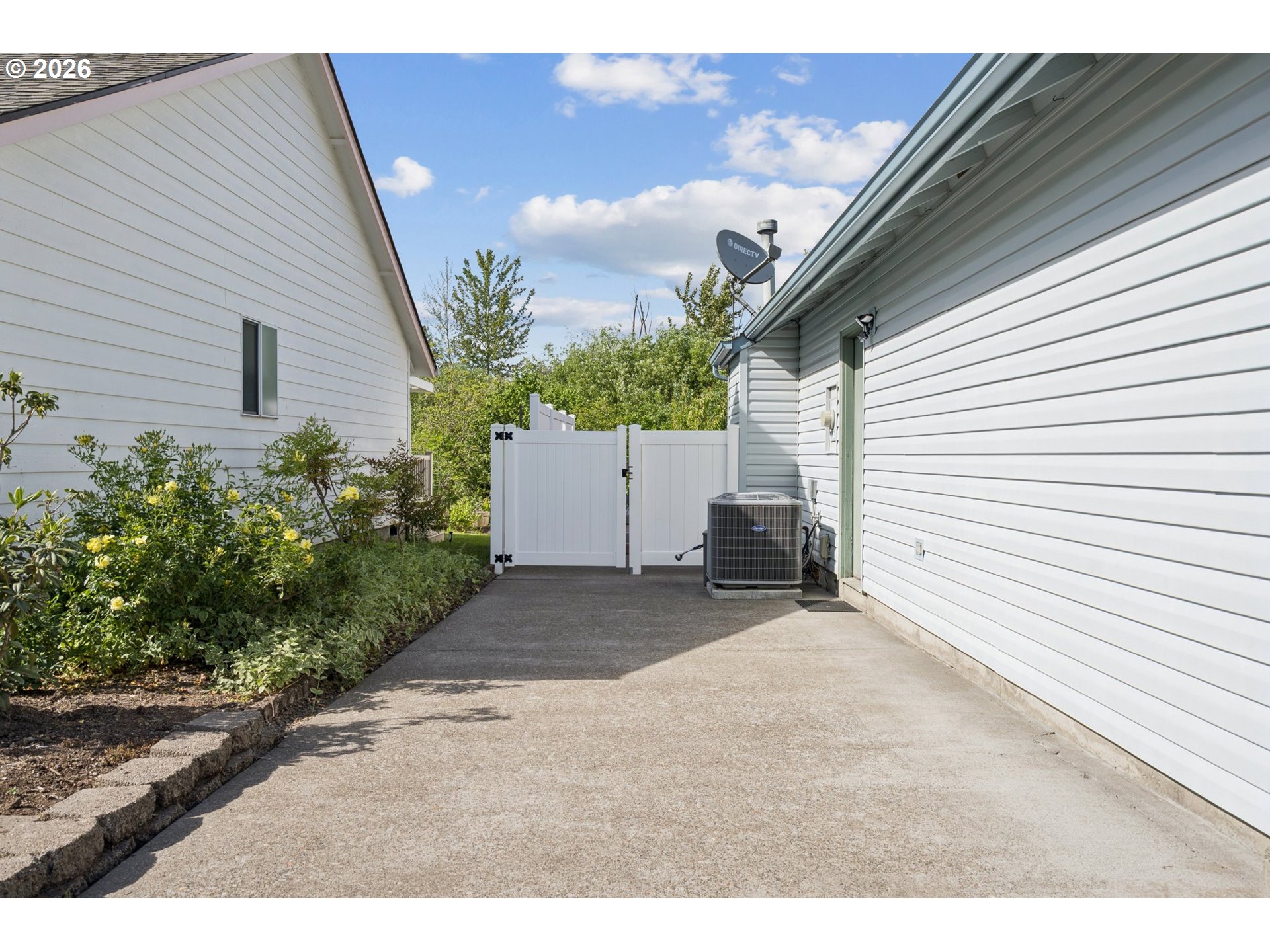 2245 Ne Rock Ledge Dr Property Photo 37