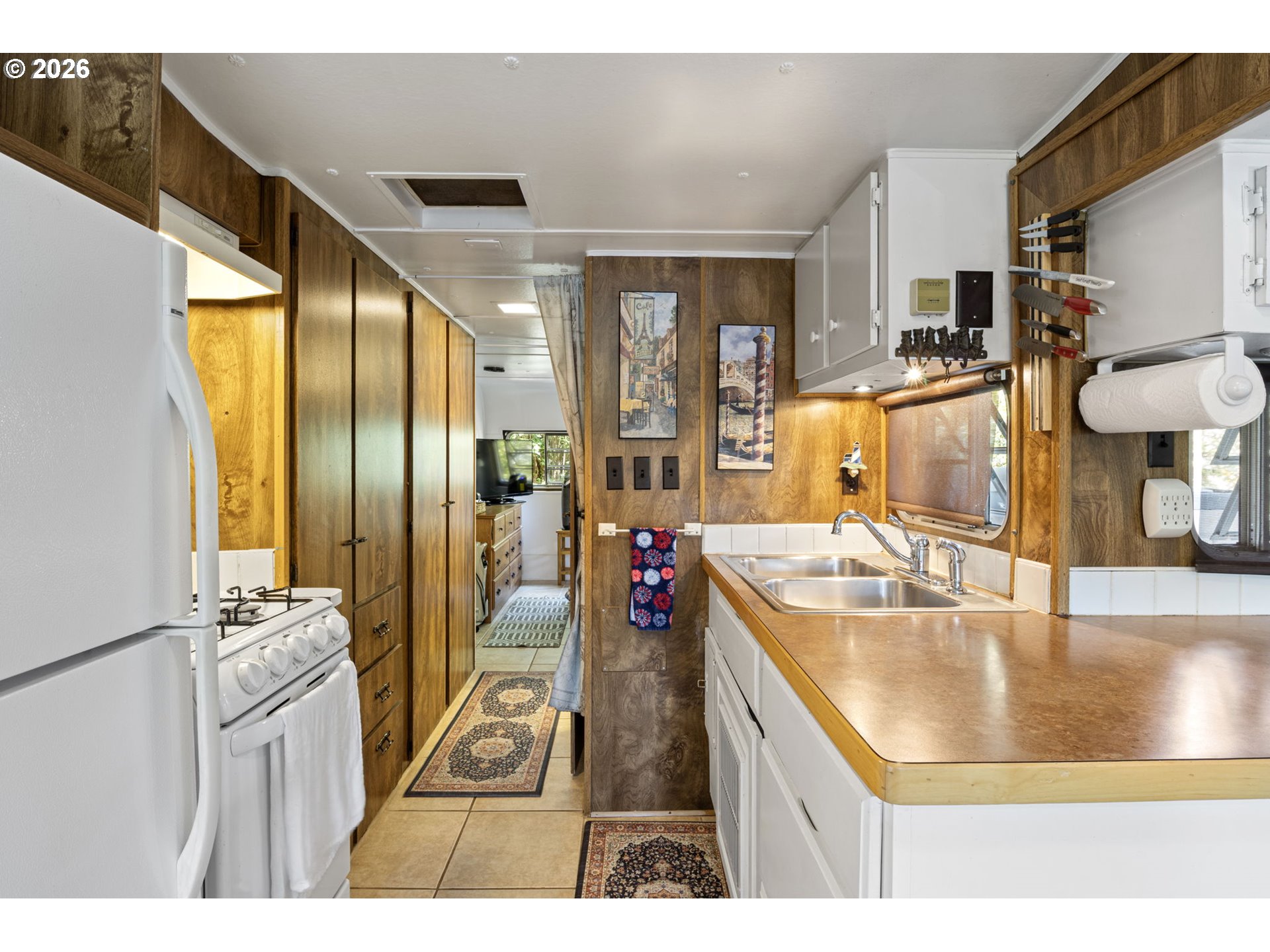 252 Outer Dr Property Photo 15