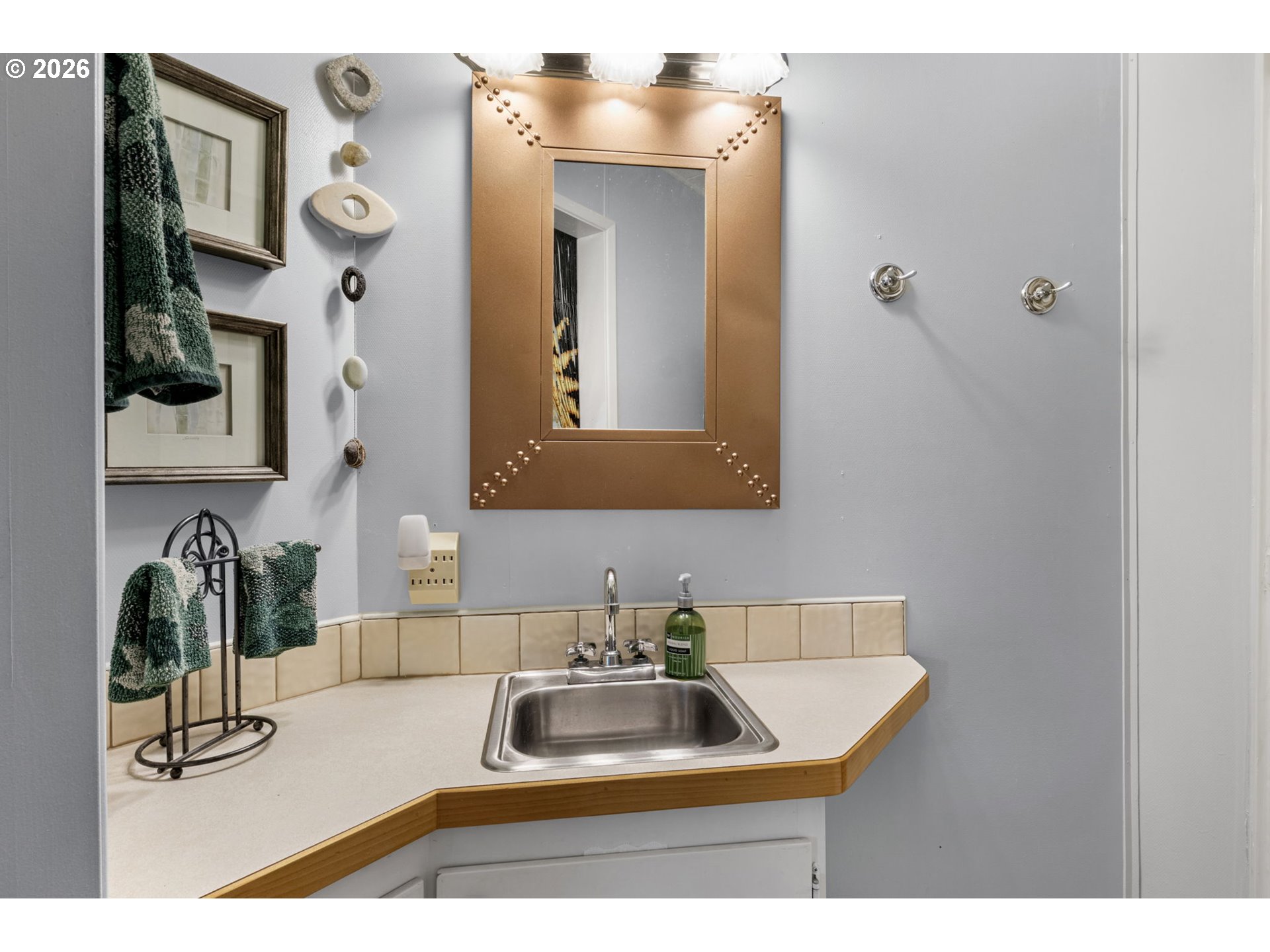 252 Outer Dr Property Photo 25