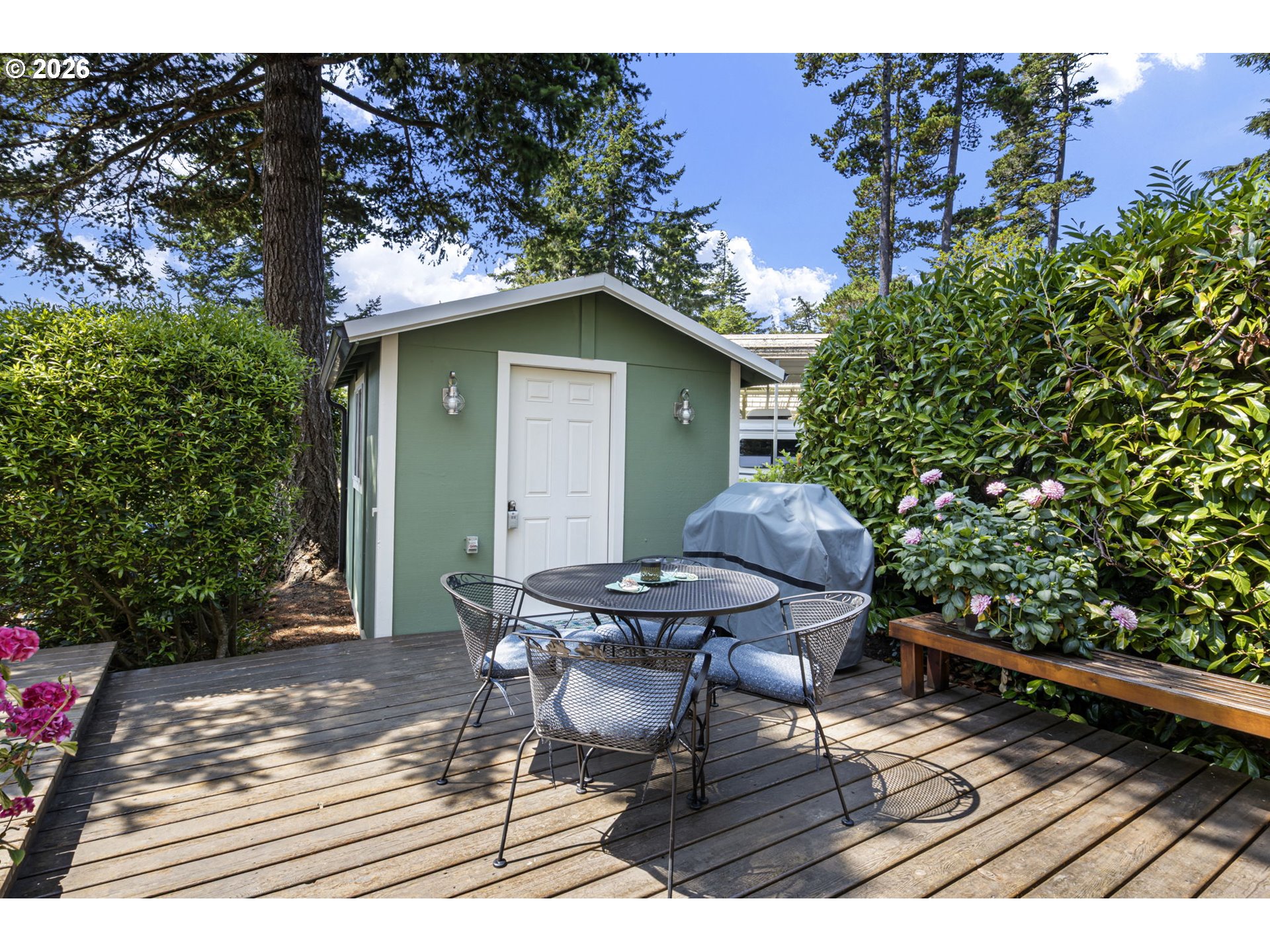 252 Outer Dr Property Photo 32