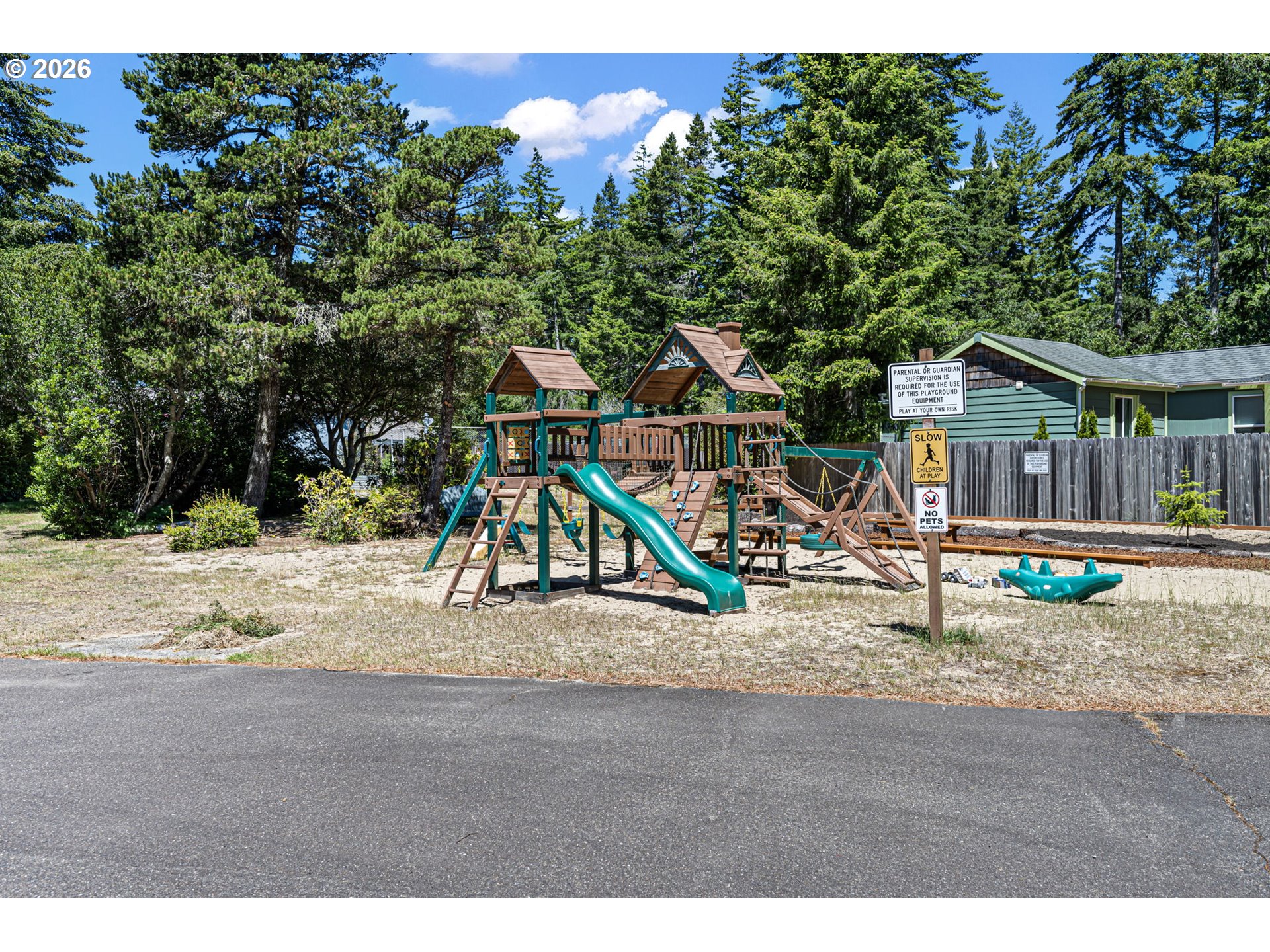 252 Outer Dr Property Photo 44