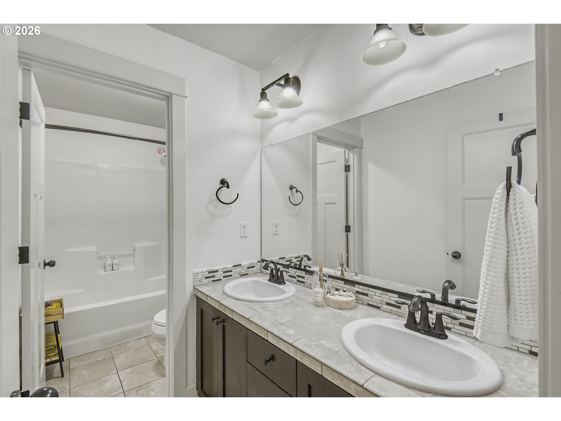 1424 Nw Goodwin St Property Photo 24