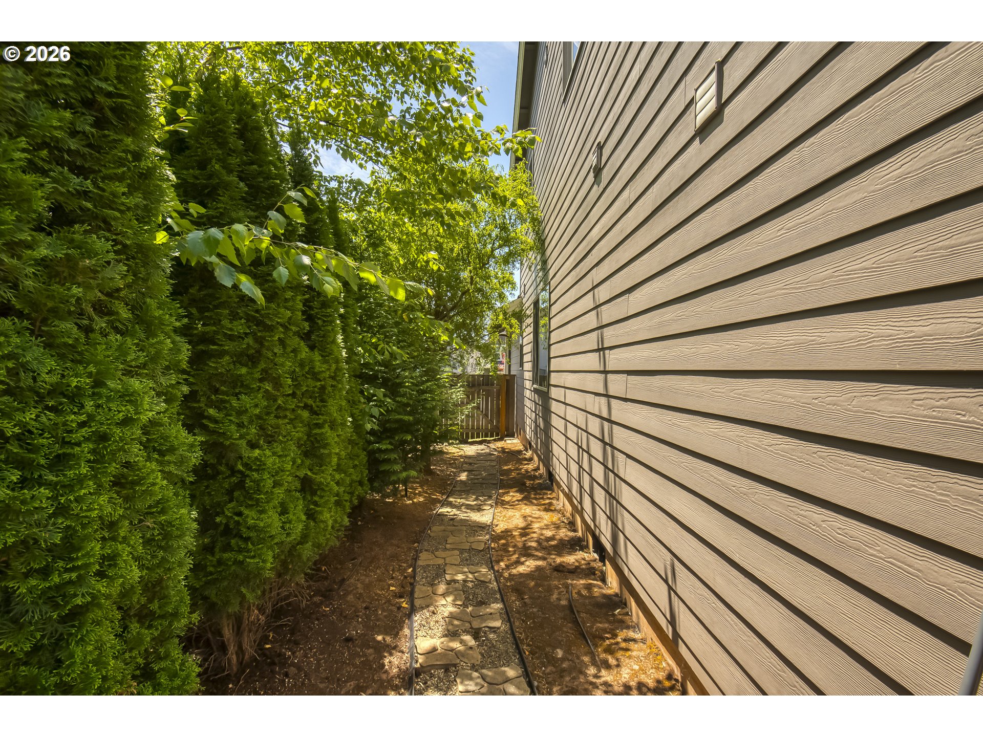 1424 Nw Goodwin St Property Photo 35
