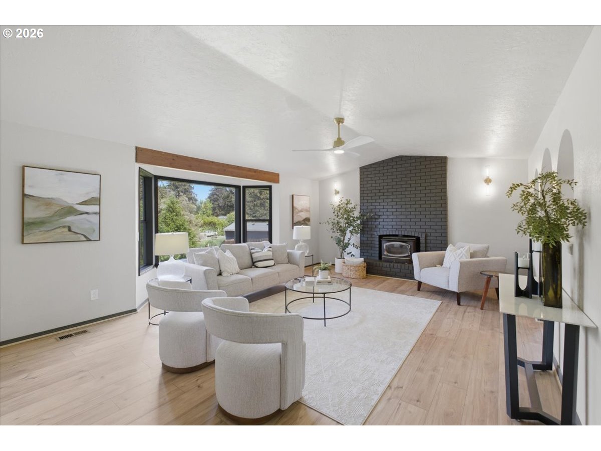 15010 Clackamas River Dr Property Photo 6