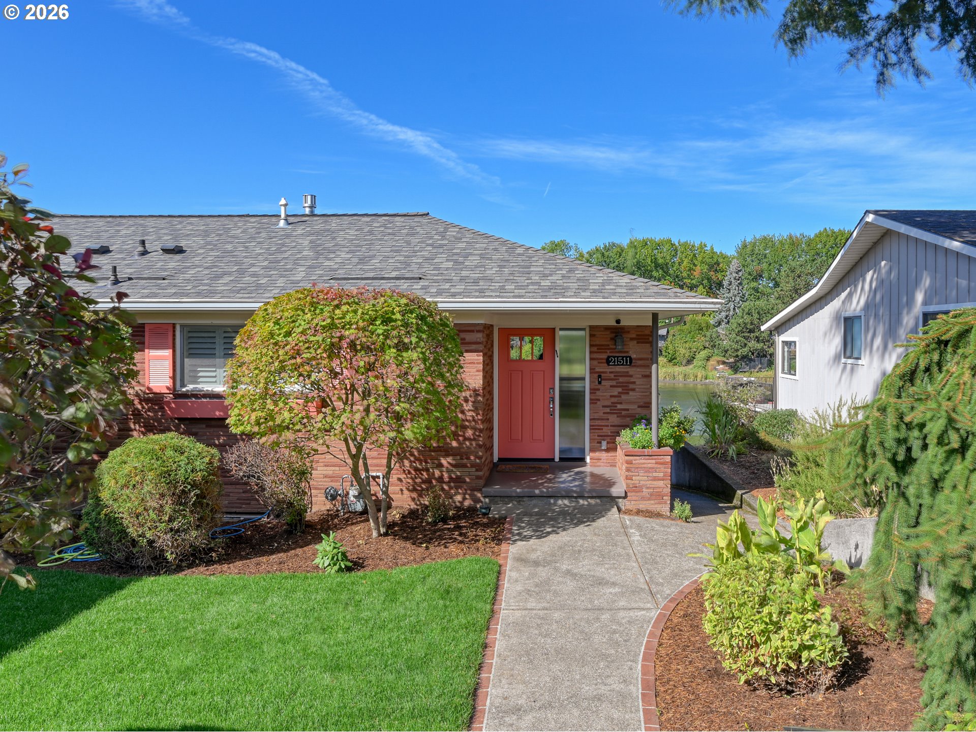 21511 Ne Interlachen Ln Property Photo 8