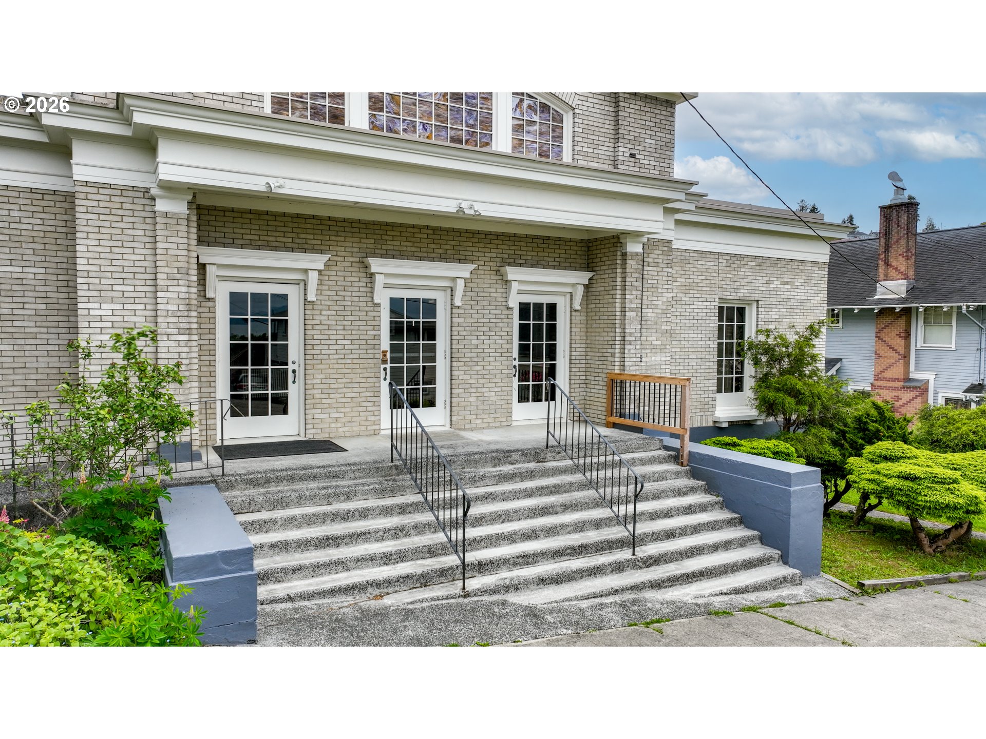 1151 Harrison Ave Property Photo 2