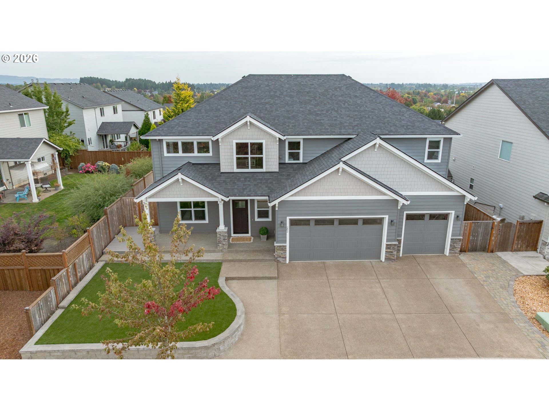 282 Sw Mt St Helens St Property Photo 1