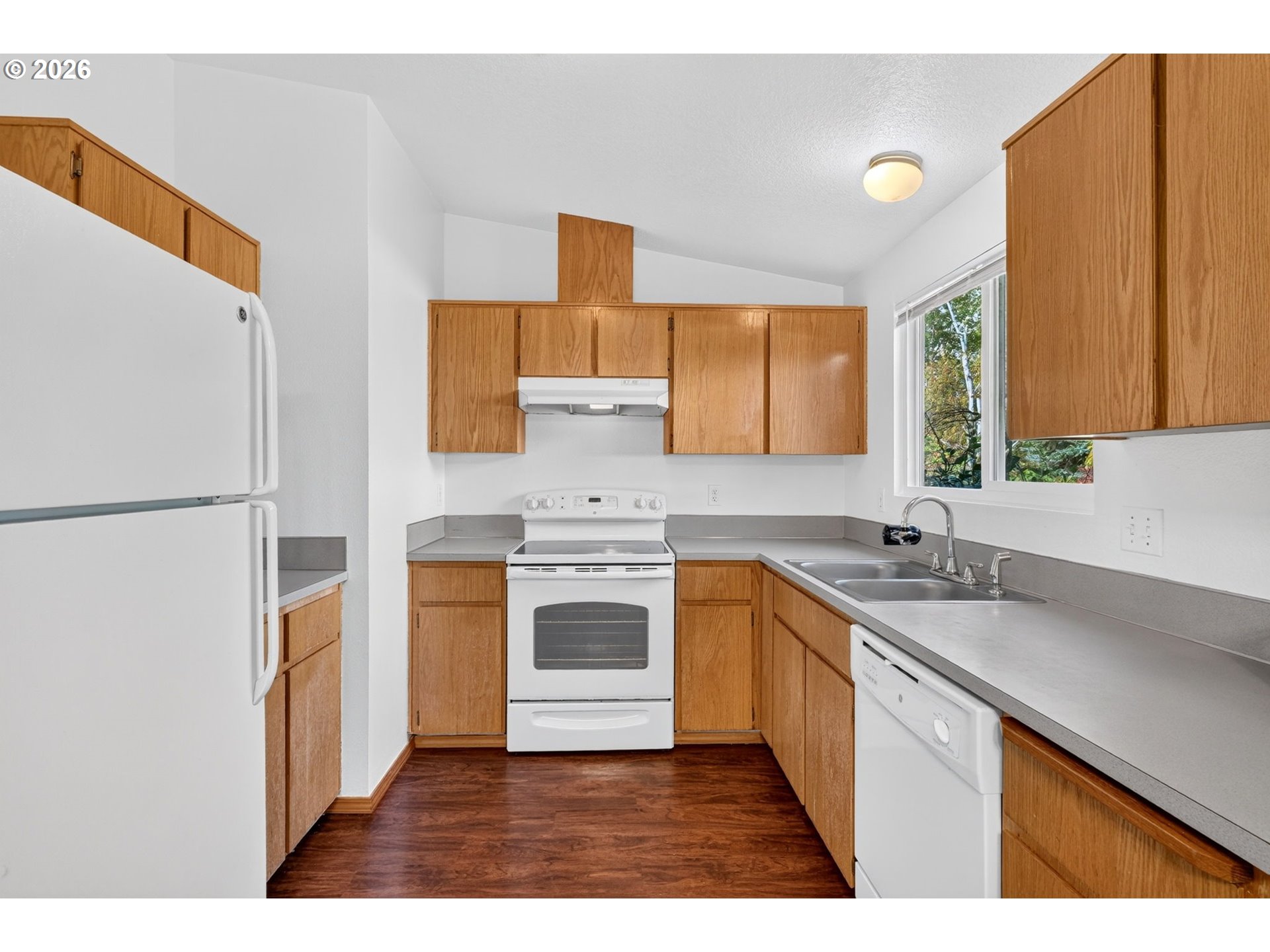 9654 N Edison St Property Photo 13