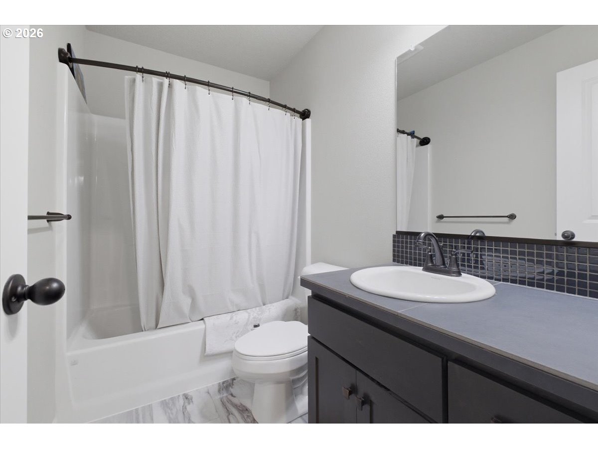 1473 Meadow Ave Property Photo 31