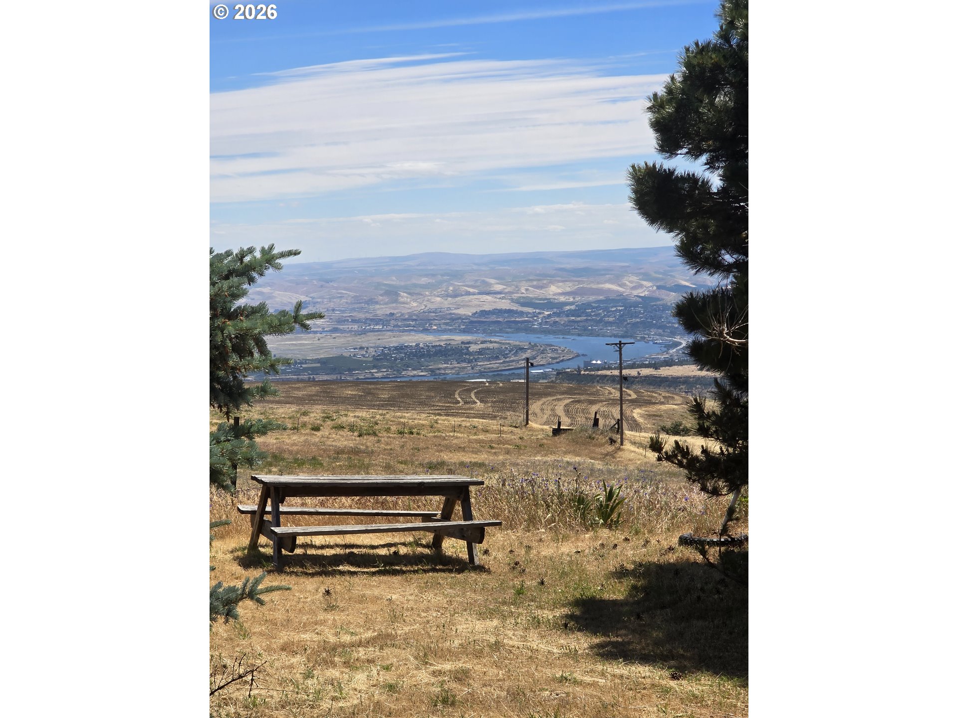 2080 Mountain View Dr Property Photo 2