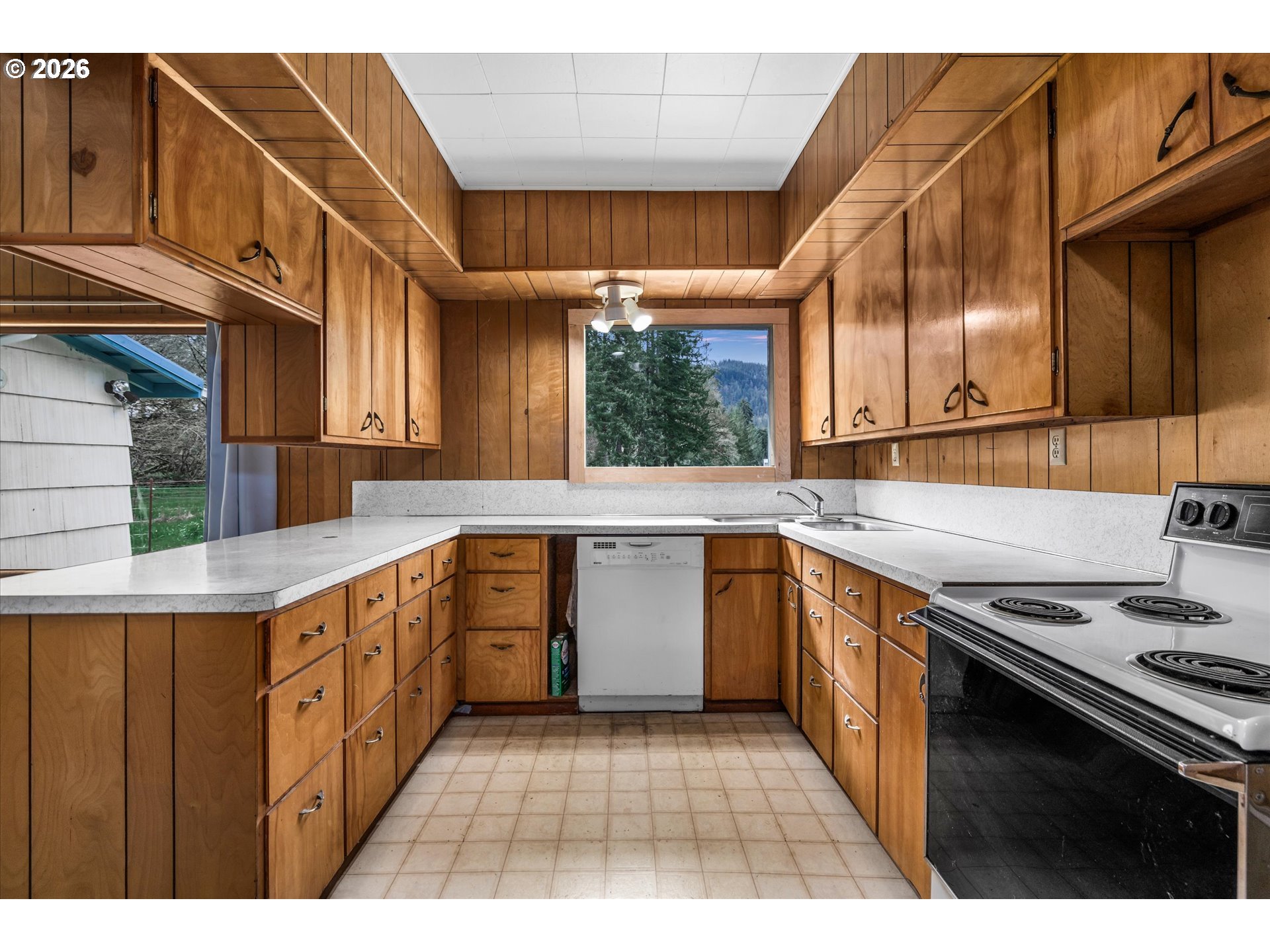 7550 Logsden Rd Property Photo 27