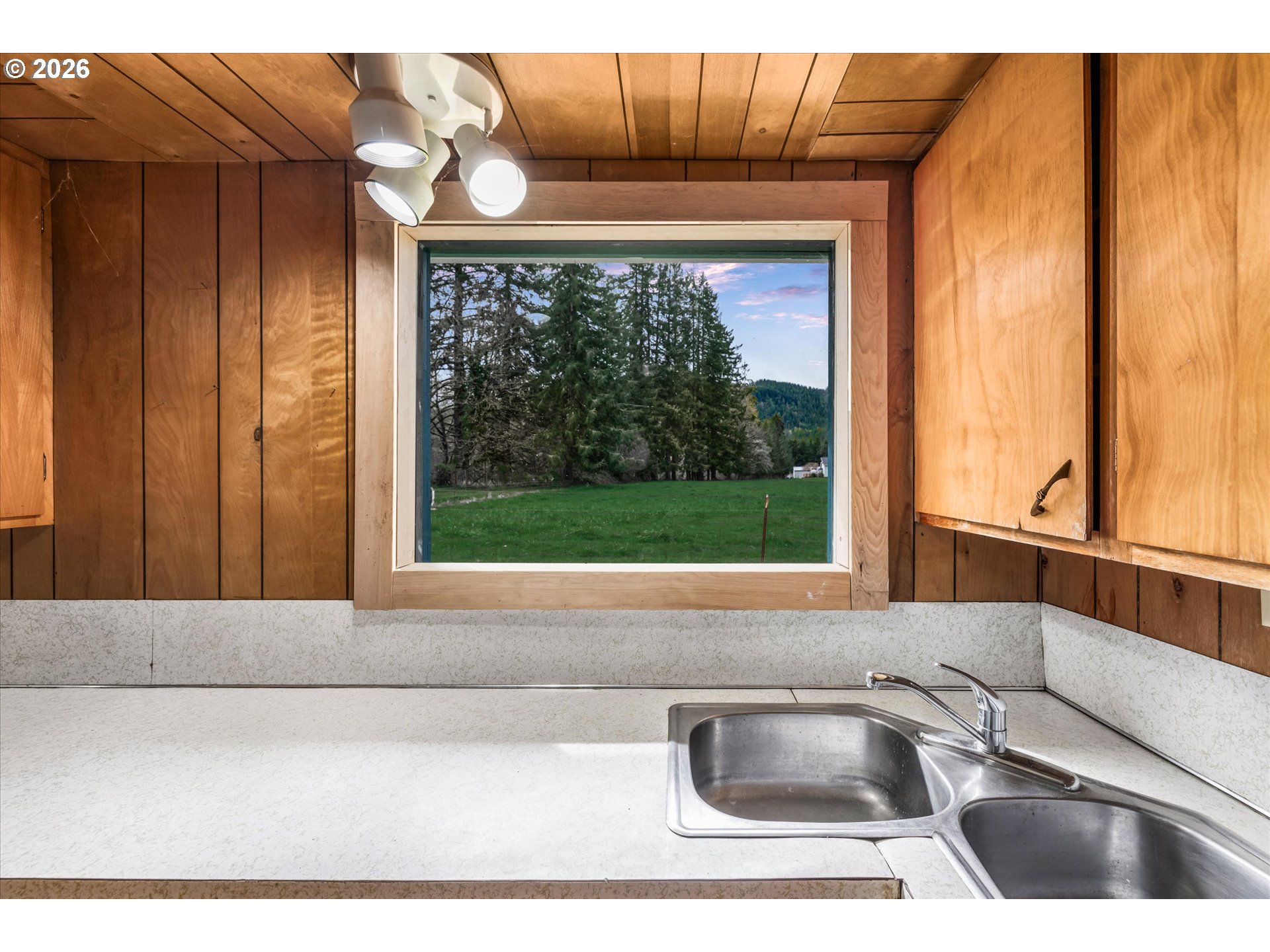 7550 Logsden Rd Property Photo 28