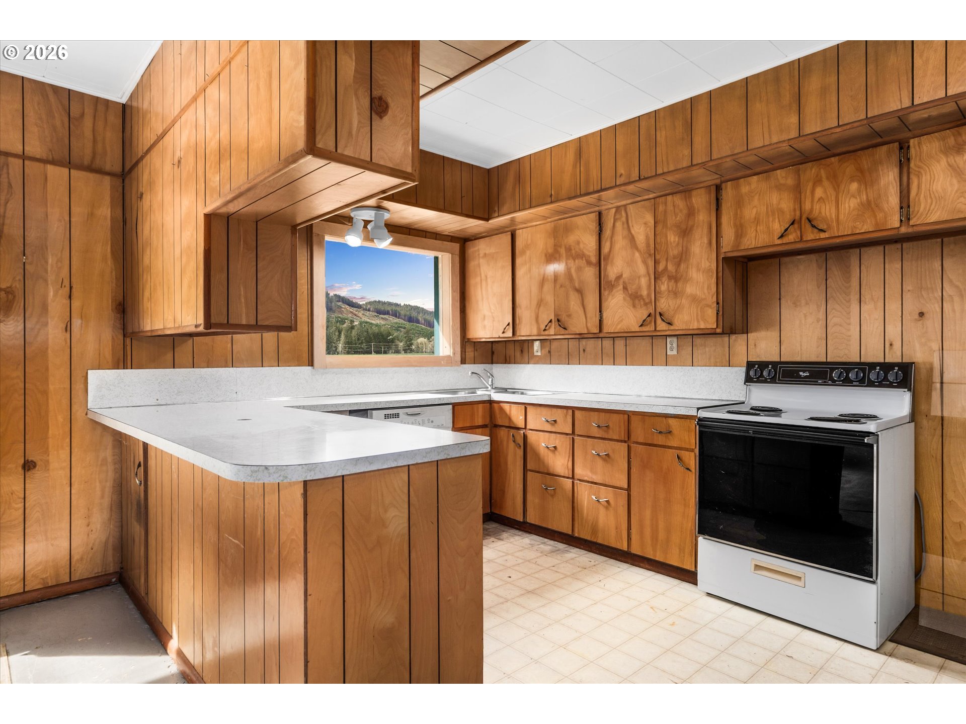 7550 Logsden Rd Property Photo 29