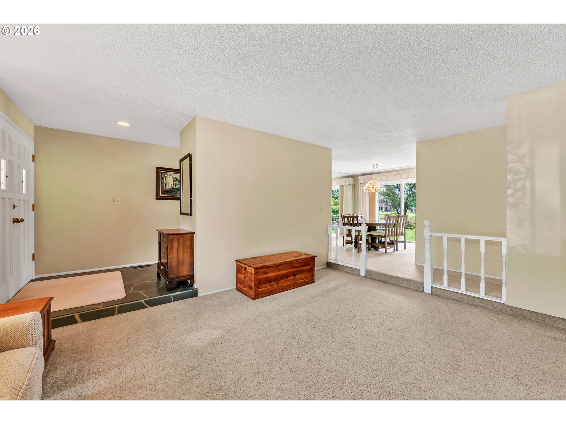 1922 Springhill Dr Property Photo 6