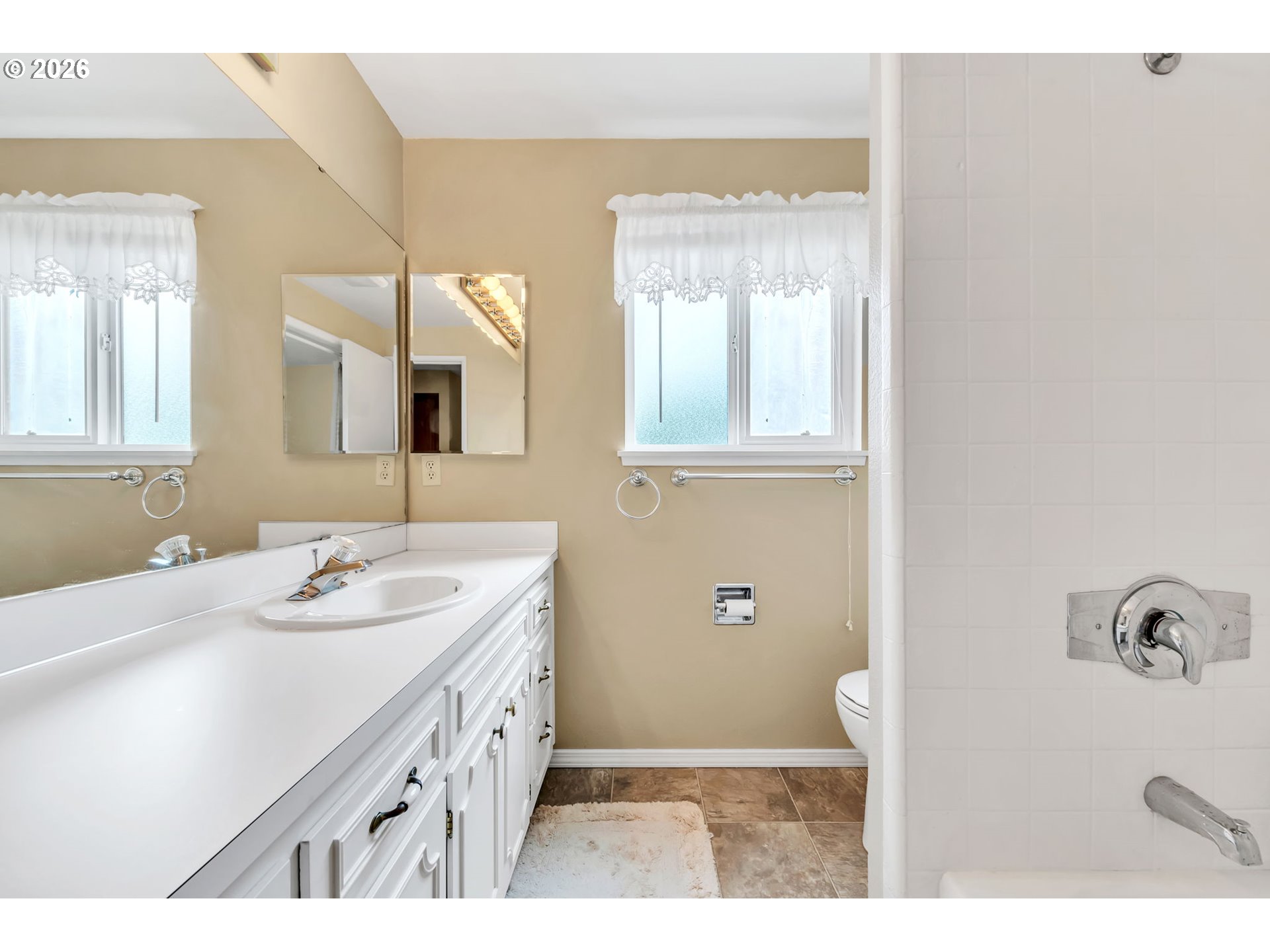 1922 Springhill Dr Property Photo 17
