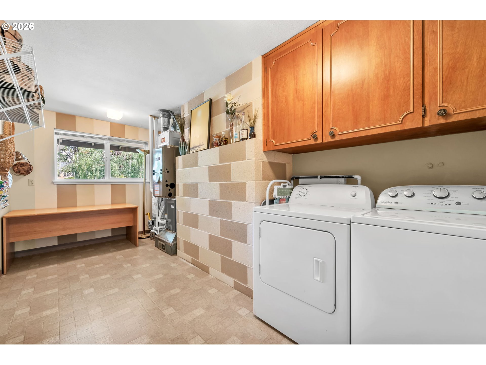 1922 Springhill Dr Property Photo 23