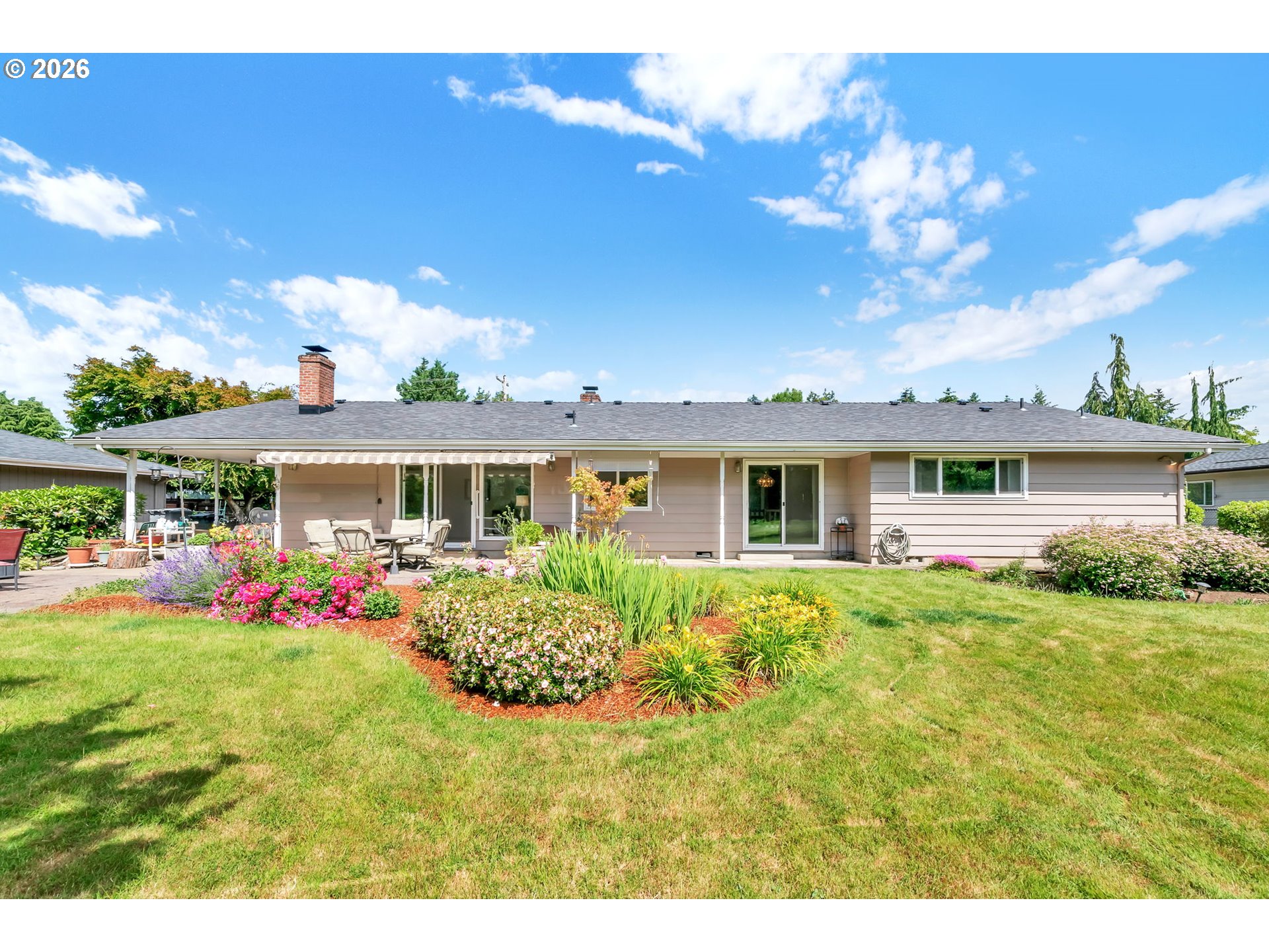 1922 Springhill Dr Property Photo 27