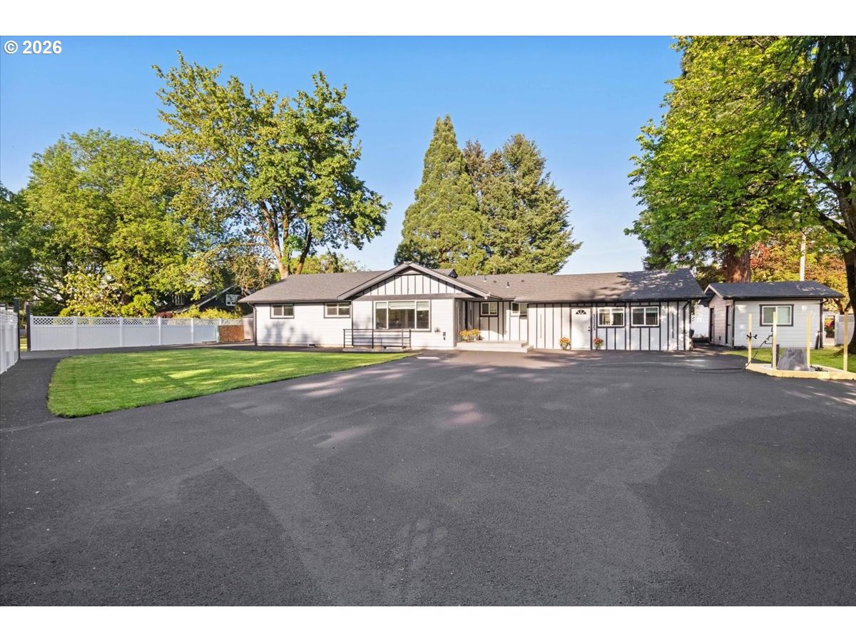 1123 Jays Dr Property Photo 1
