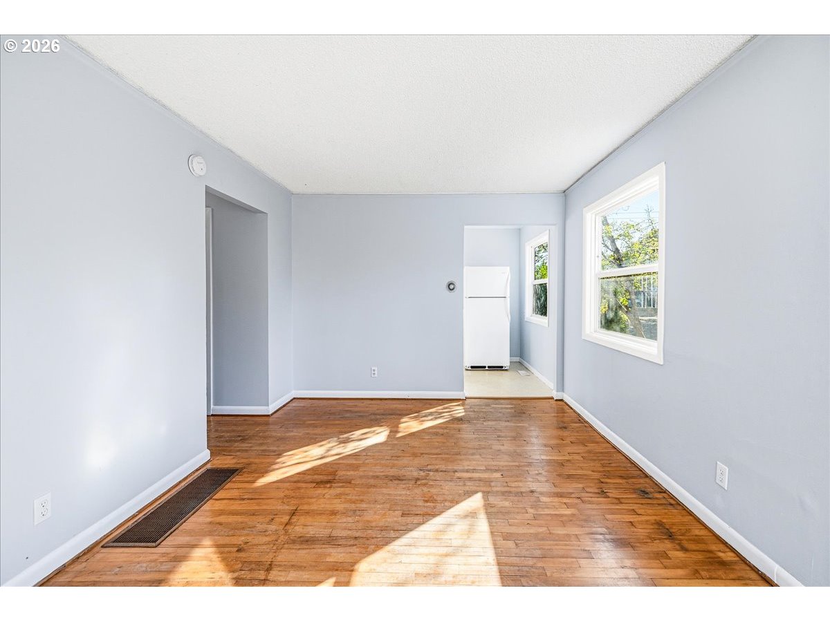 7404 Ne Hassalo St Property Photo 6