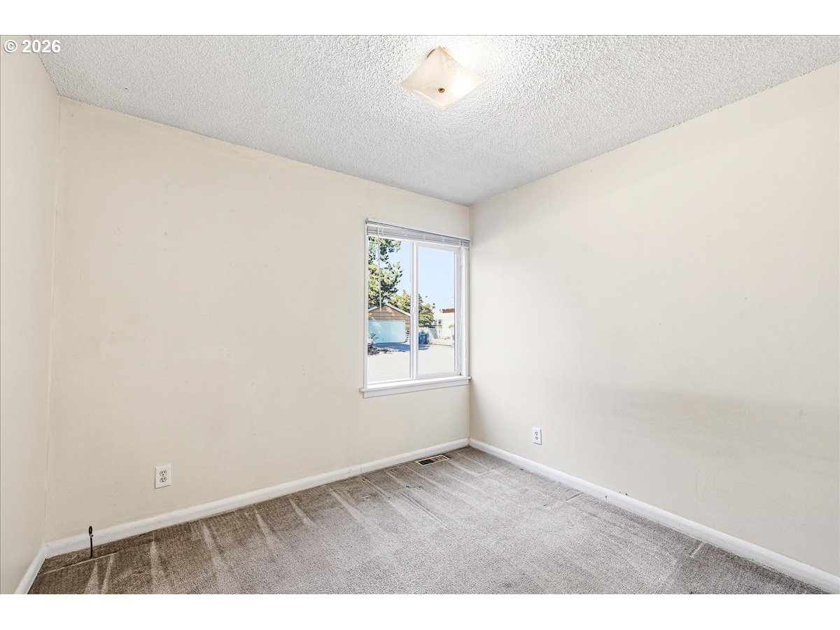 7404 Ne Hassalo St Property Photo 17