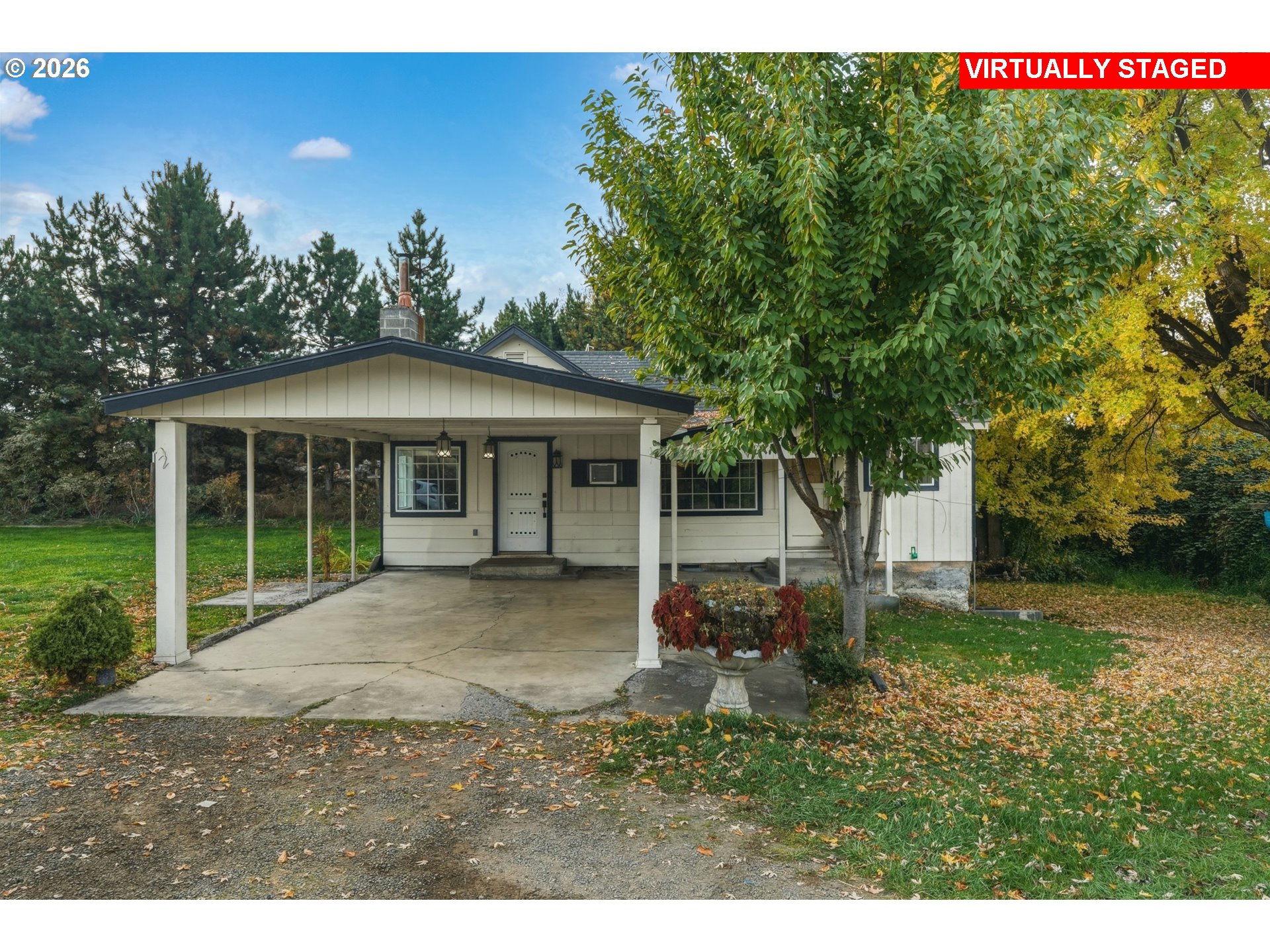 85183 Highway 11 Property Photo 3