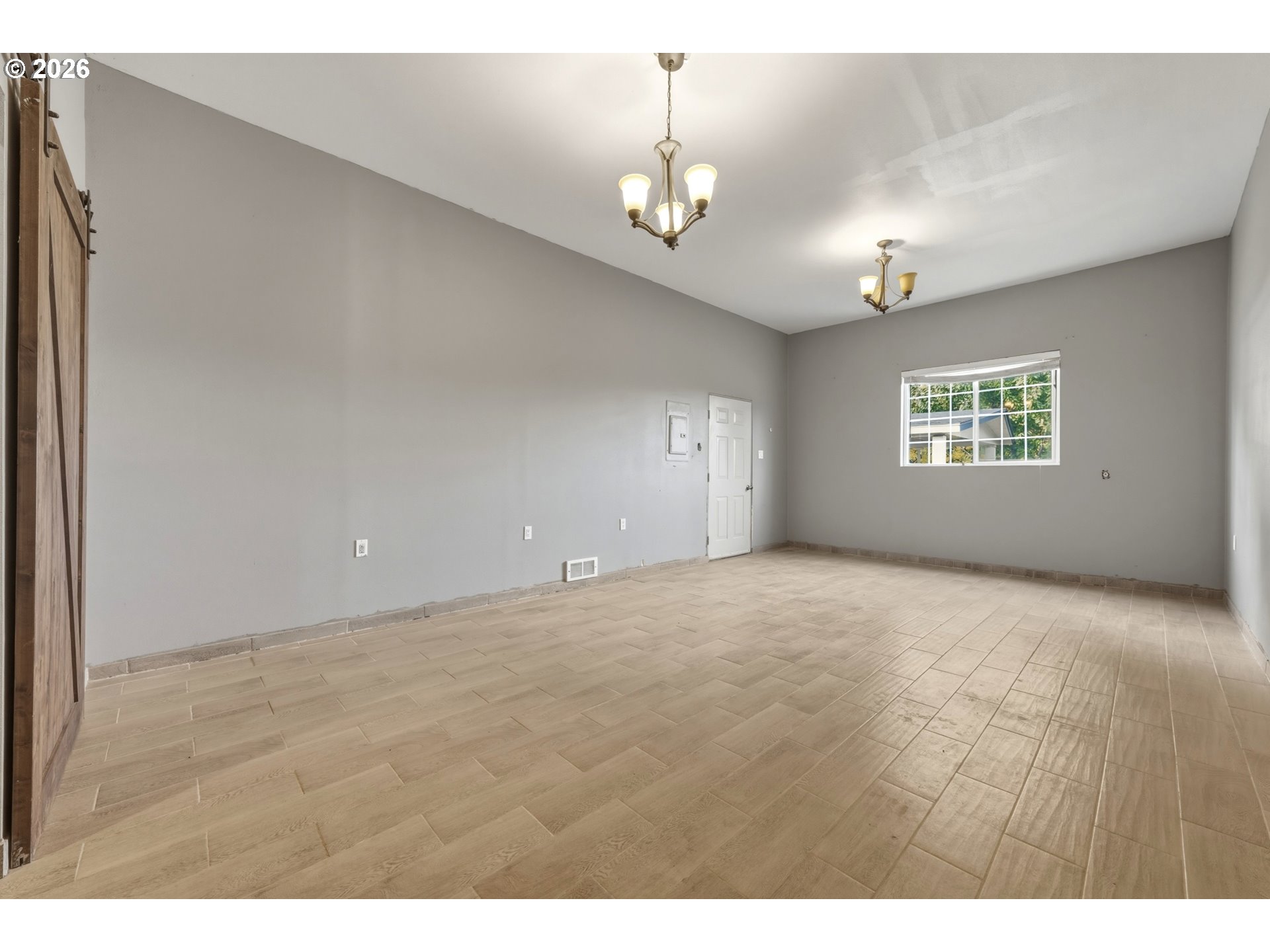 85183 Highway 11 Property Photo 23