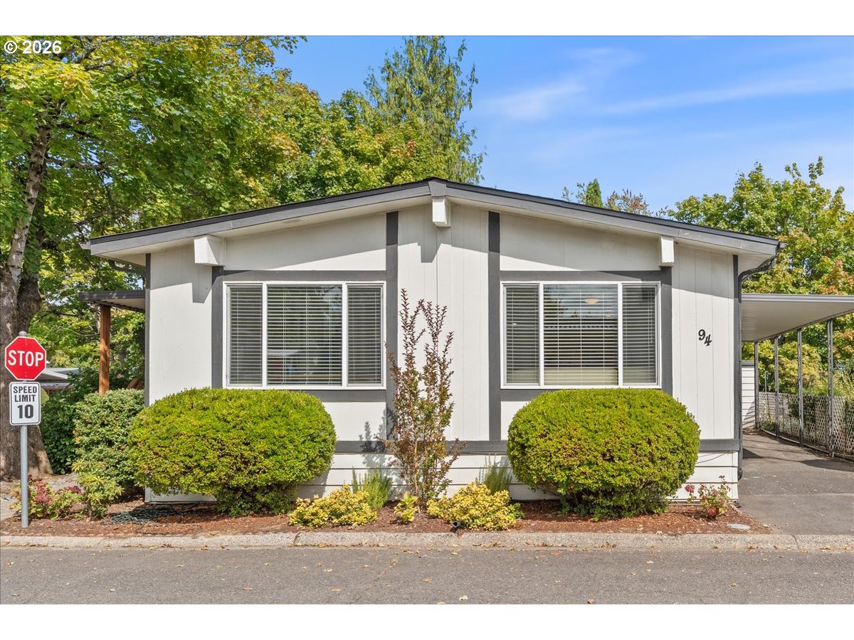 21100 Ne Sandy Blvd Property Photo 1