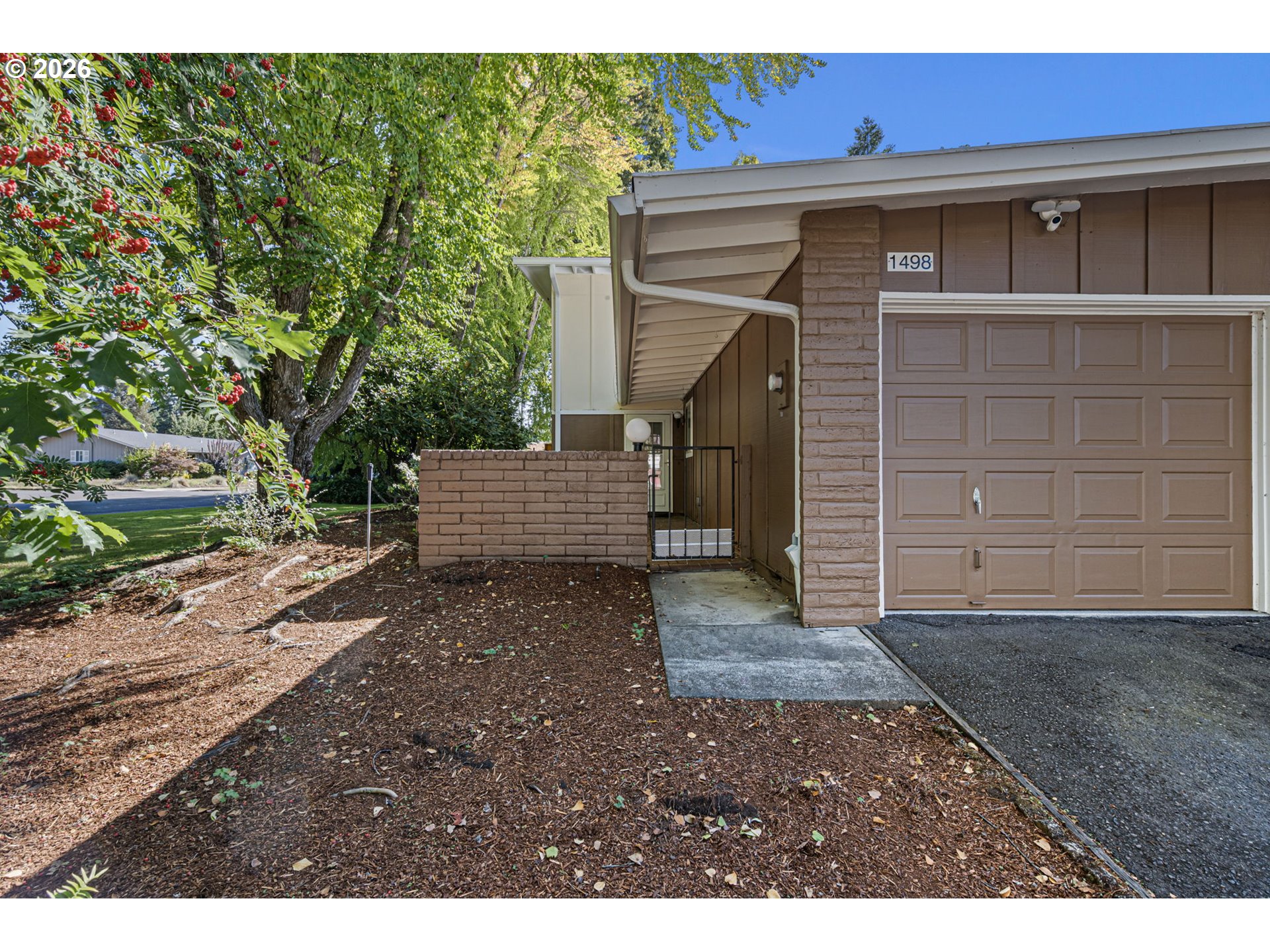 1498 QUAKER ST Property Photo 1