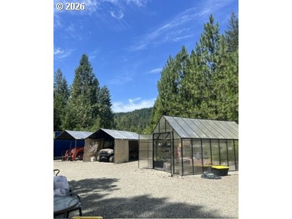 570 Tunnel Rd Property Photo 18