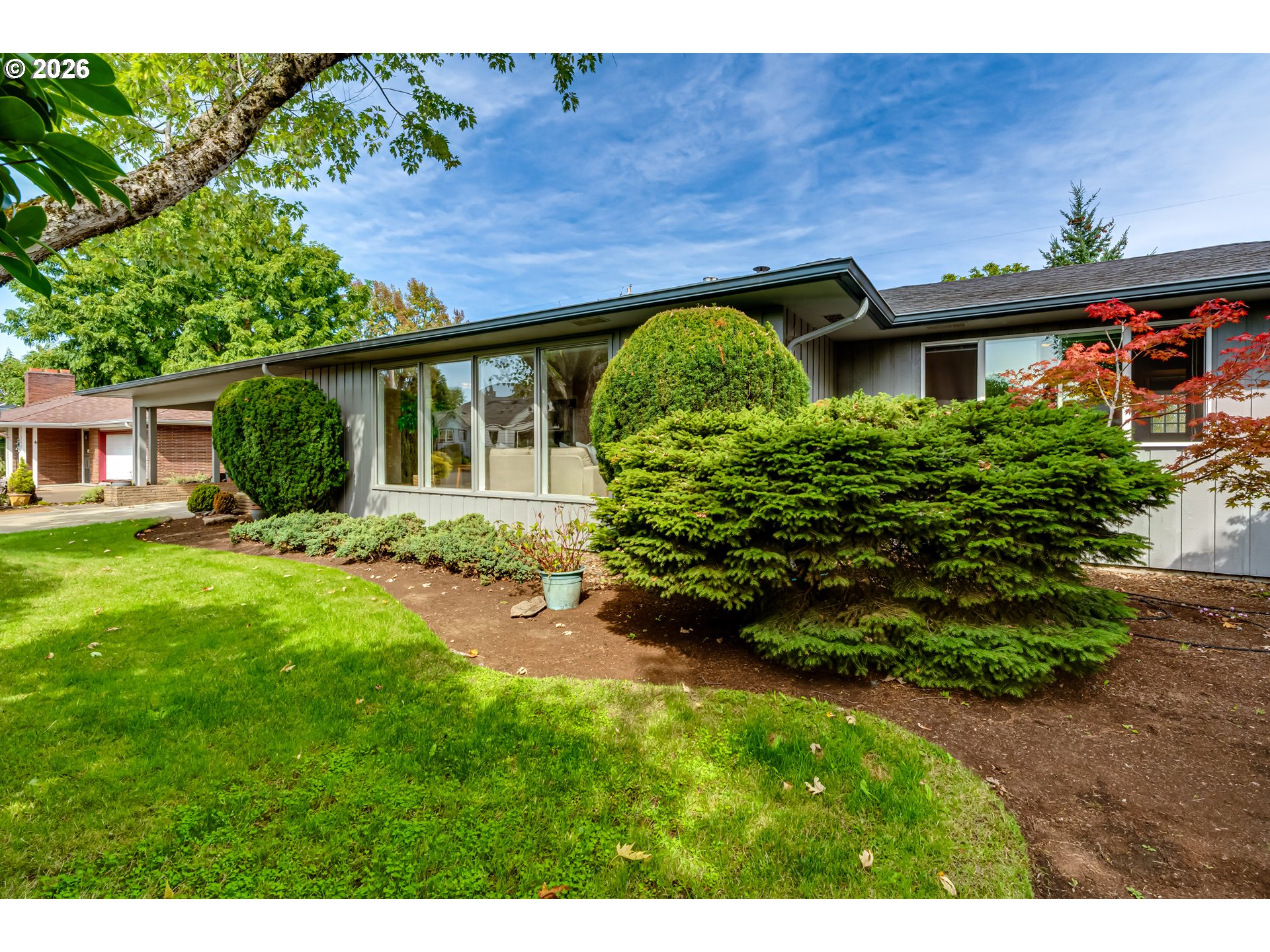 727 Elm Dr Property Photo 4