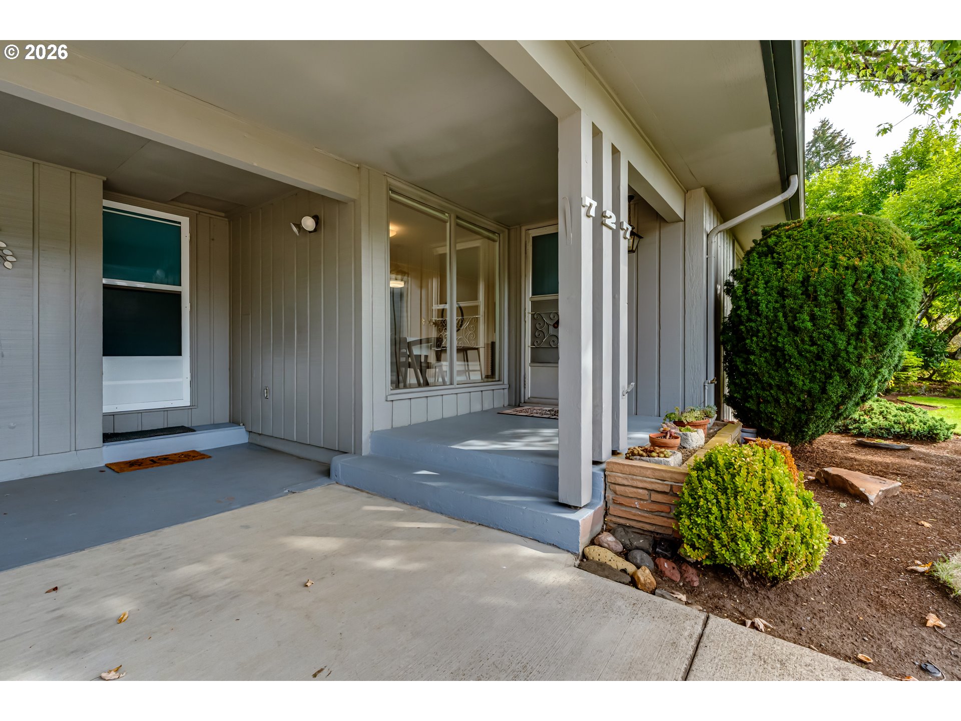 727 Elm Dr Property Photo 5