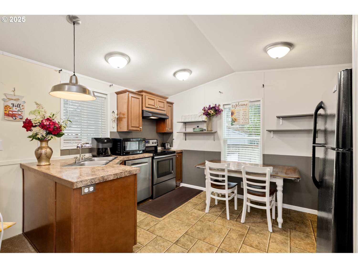 2696 Se Palmquist Rd Property Photo 4