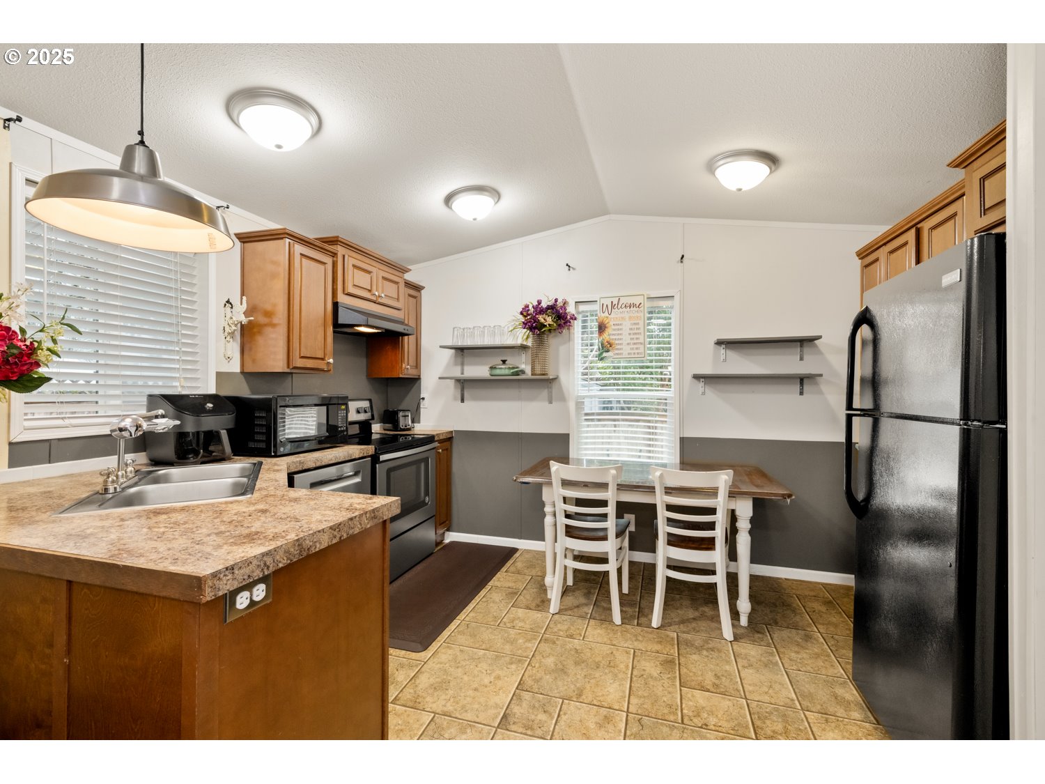 2696 Se Palmquist Rd Property Photo 5