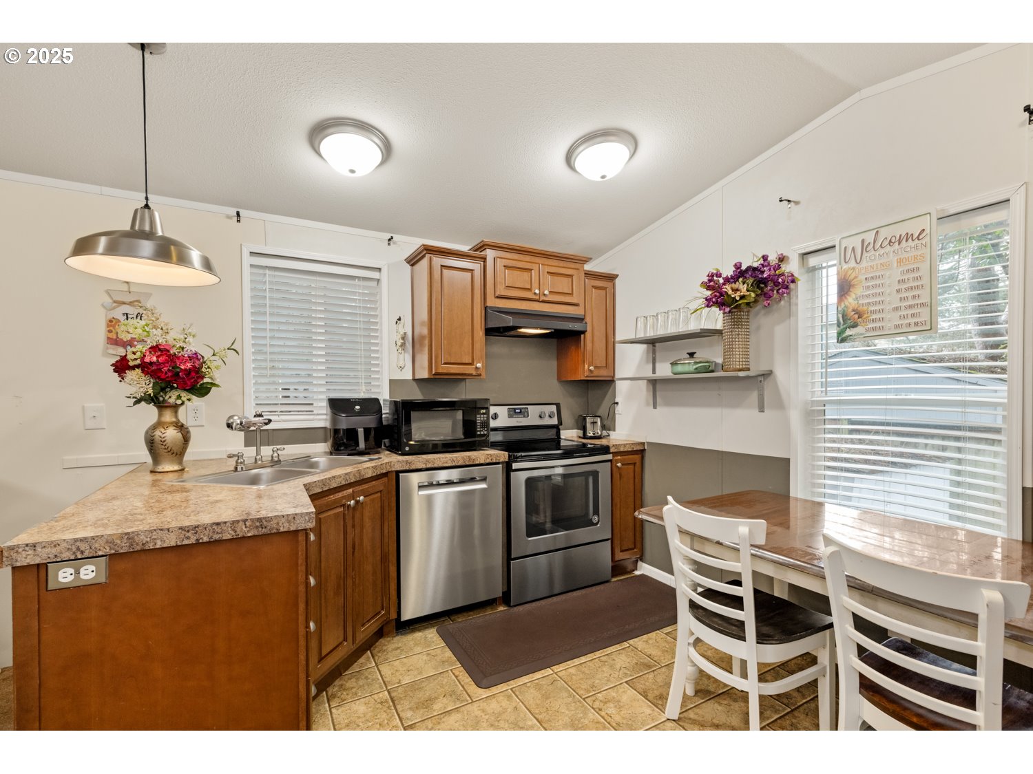 2696 Se Palmquist Rd Property Photo 6