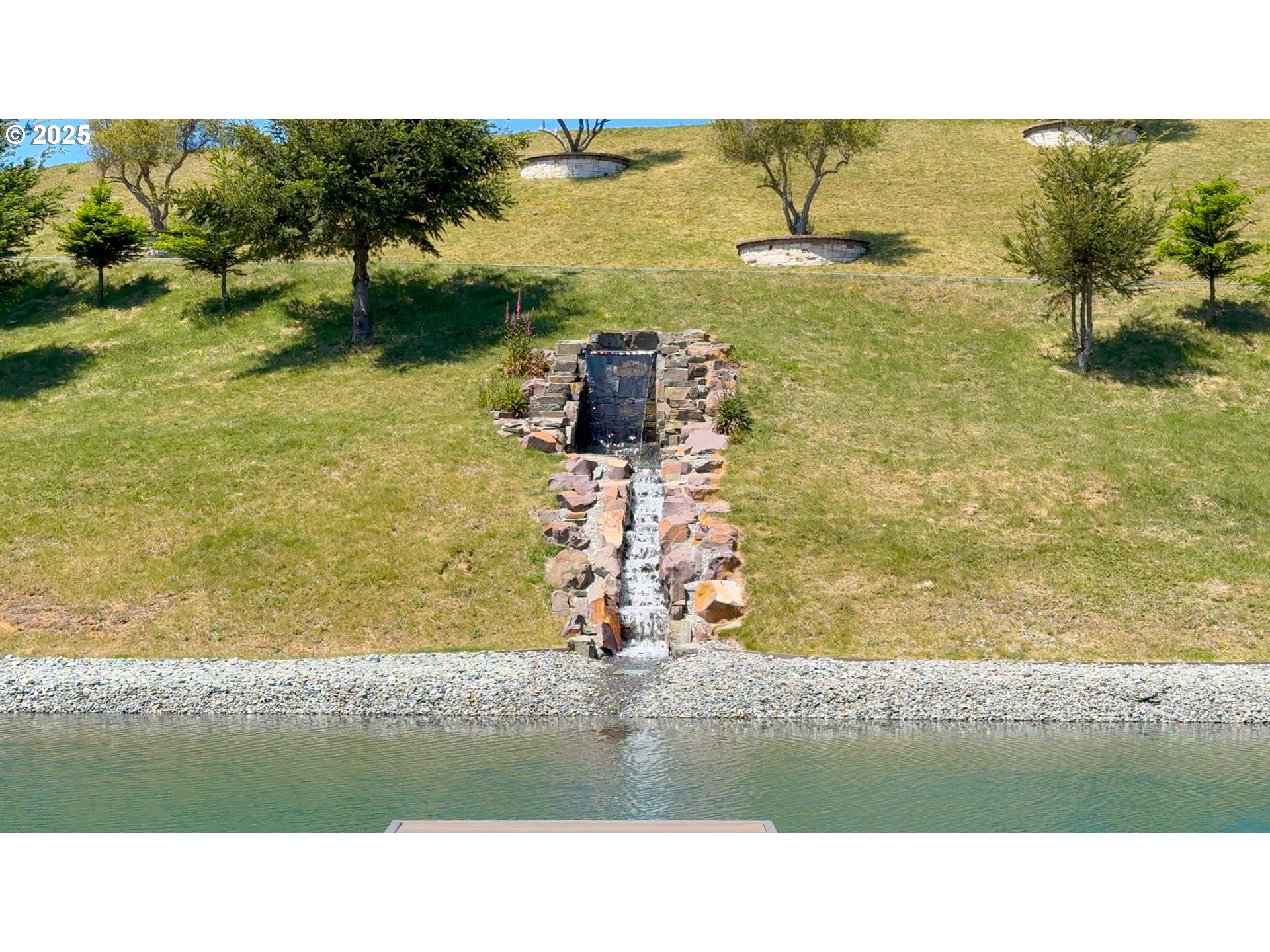 Bridgeview Dr Property Photo 9
