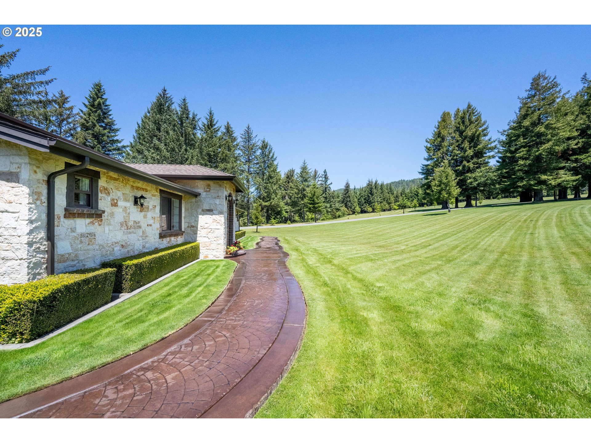 Bridgeview Dr Property Photo 24