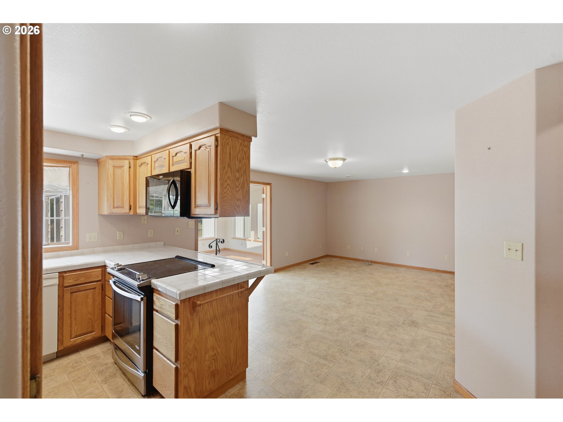 2090 Ash St Property Photo 10